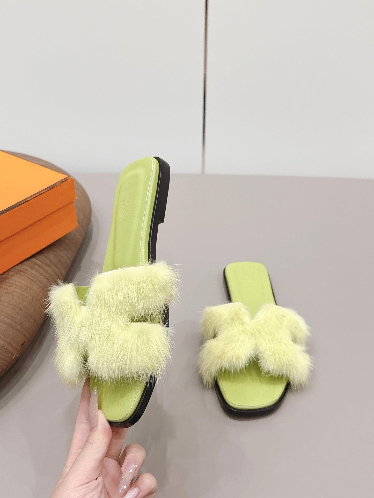 HM 25 Oran Lime Green Fur Leather 348090