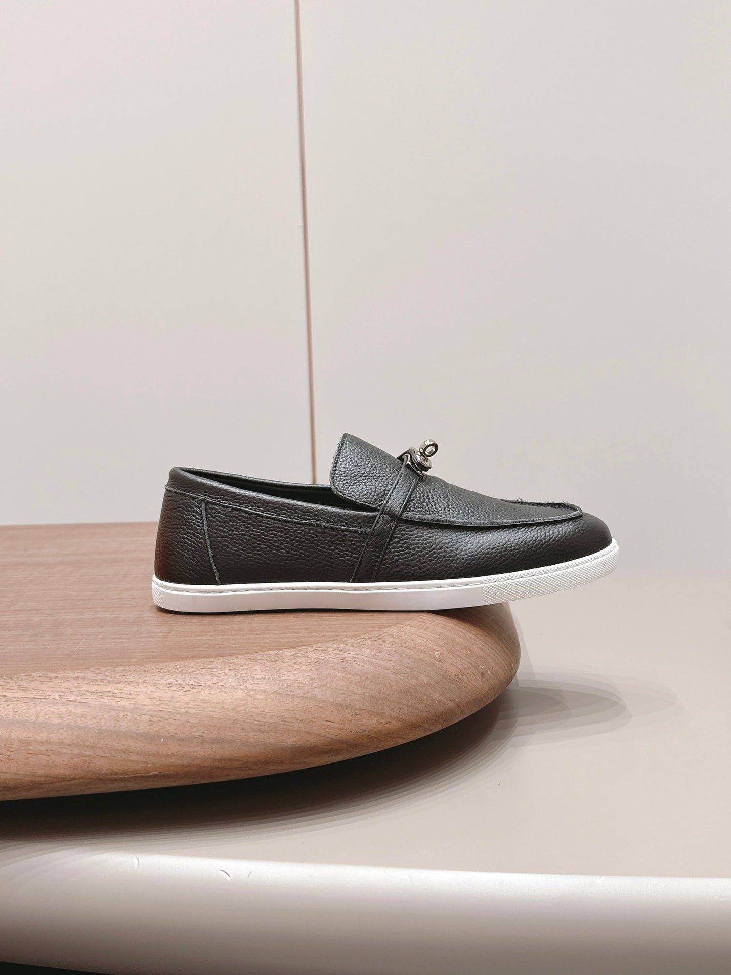 HM 26s Kelly Paris Loafers Black Calfskin Silver Hardware