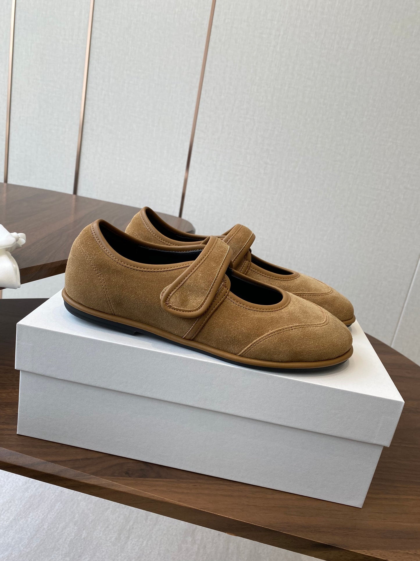 HM 25s Velcro Mary Jane Light Tan Suede
