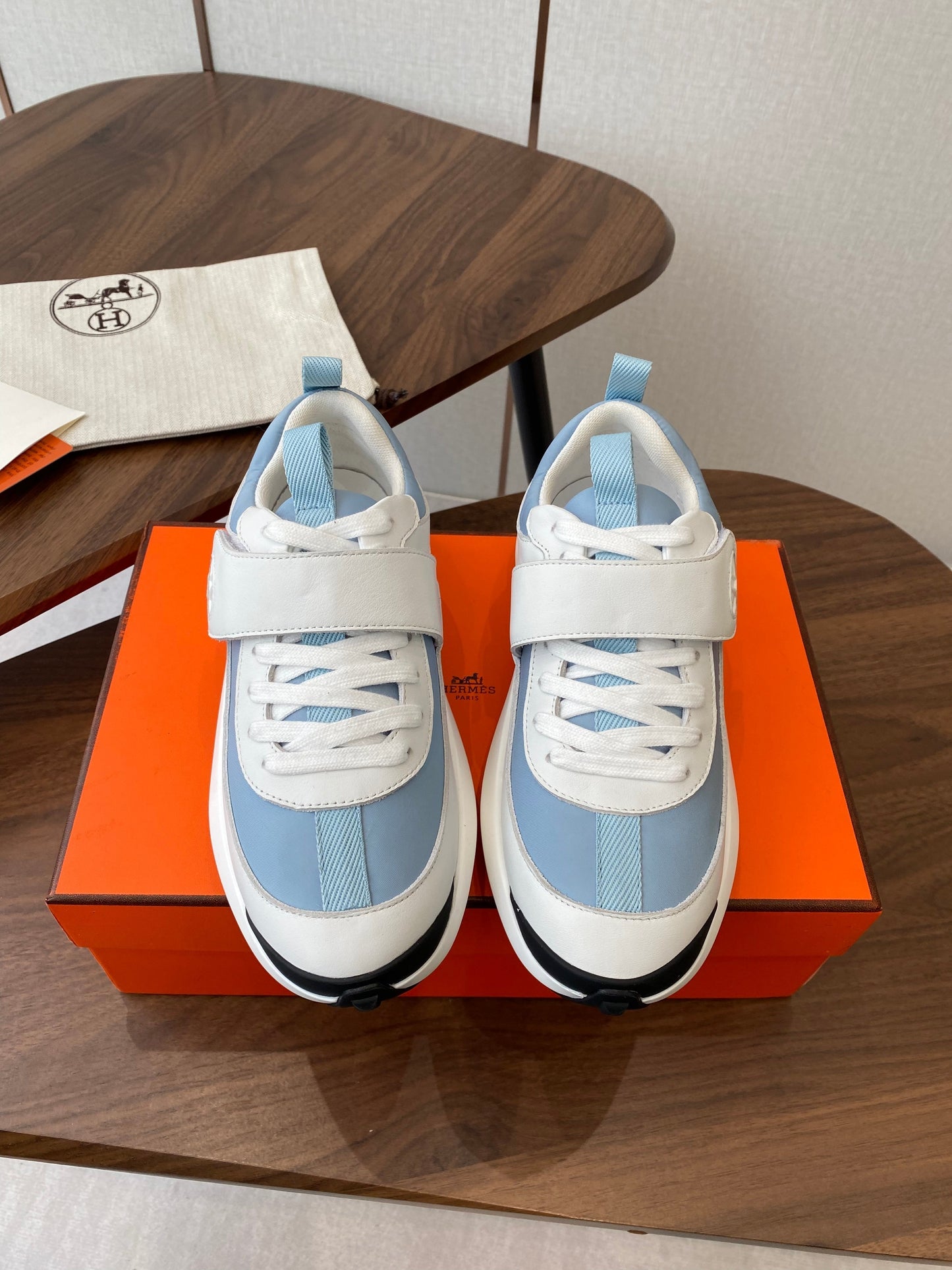 HM couple's sneakers white blue beige suede