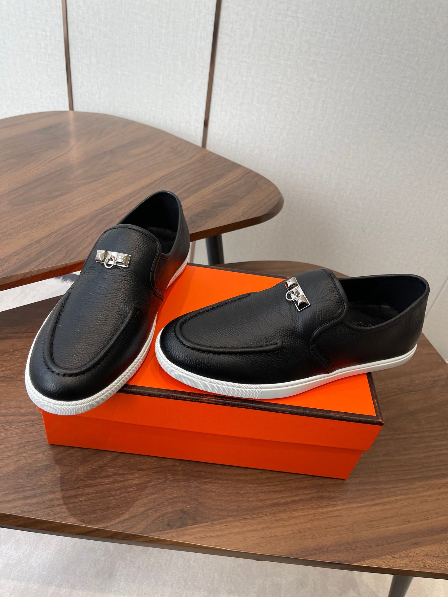 HM Jour Loafers Black Calfskin 579007