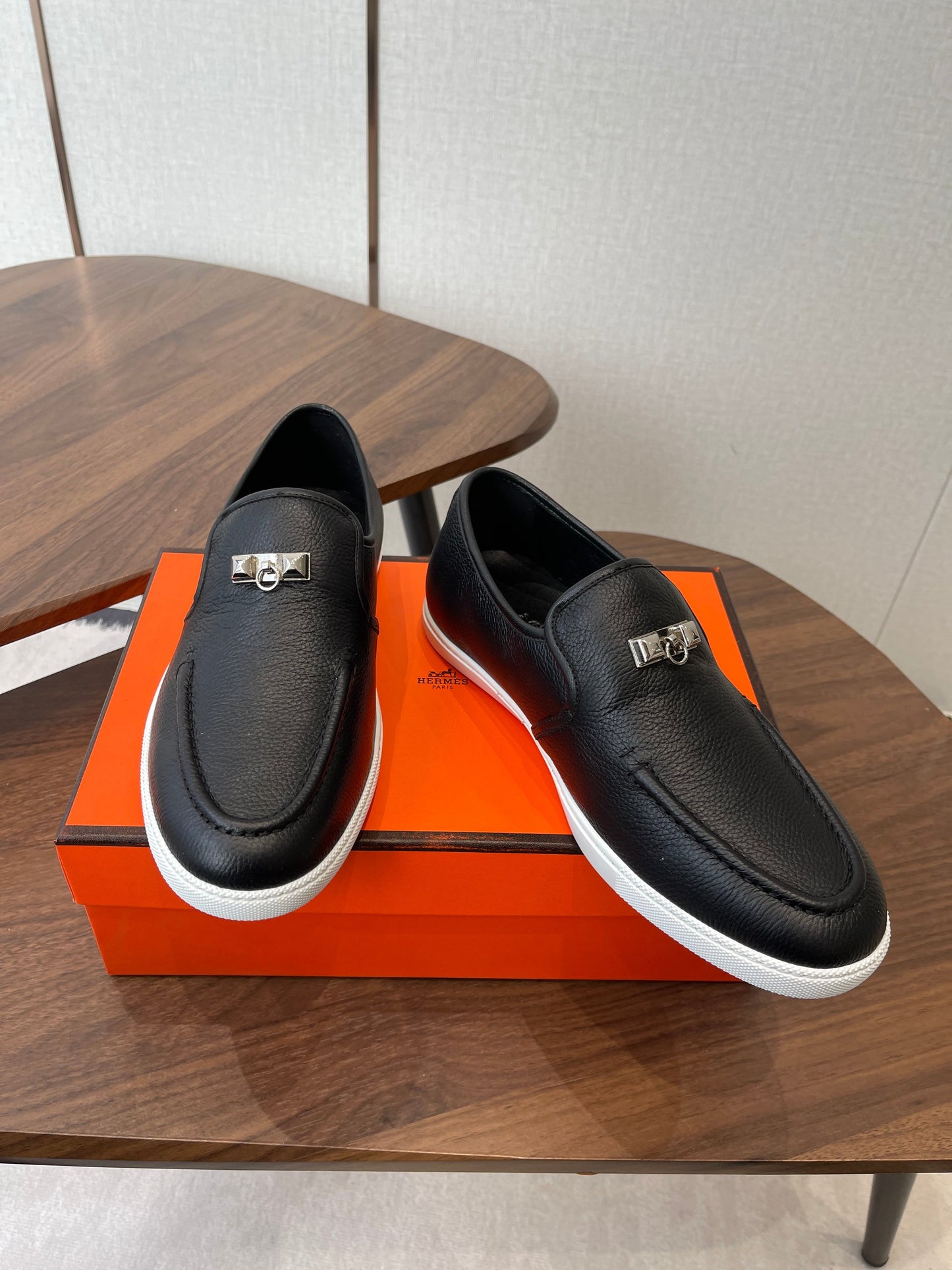 HM Jour Loafers Black Calfskin 579007