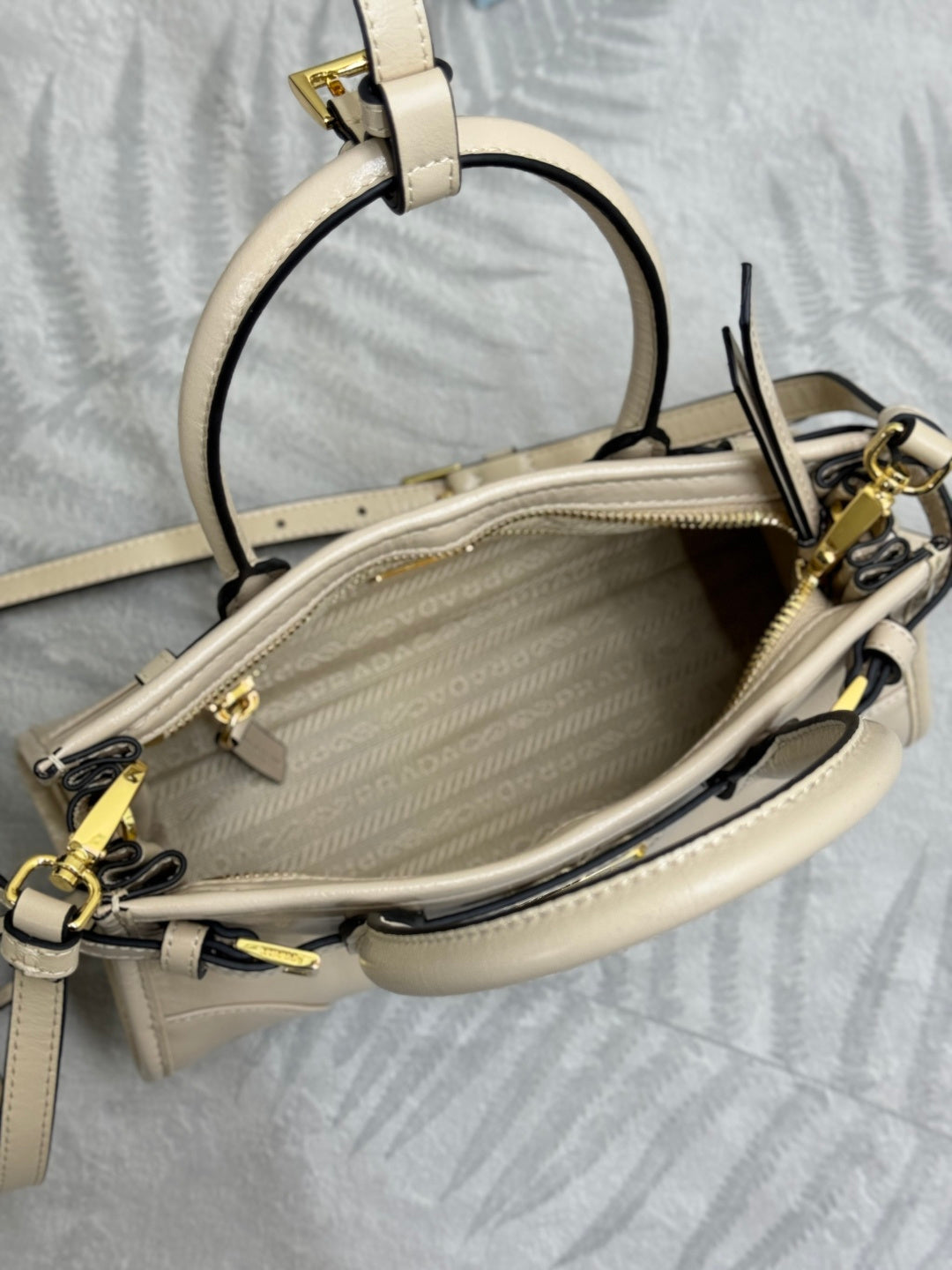 Pra Bonnie Bag 24cm Khaki Leather 293961