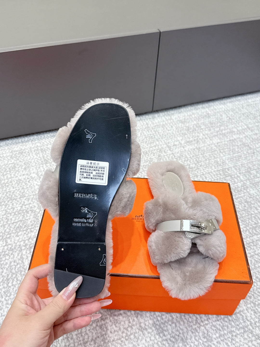HM 25s H Shaped Slipper with Buckle Gray Shearling 462197