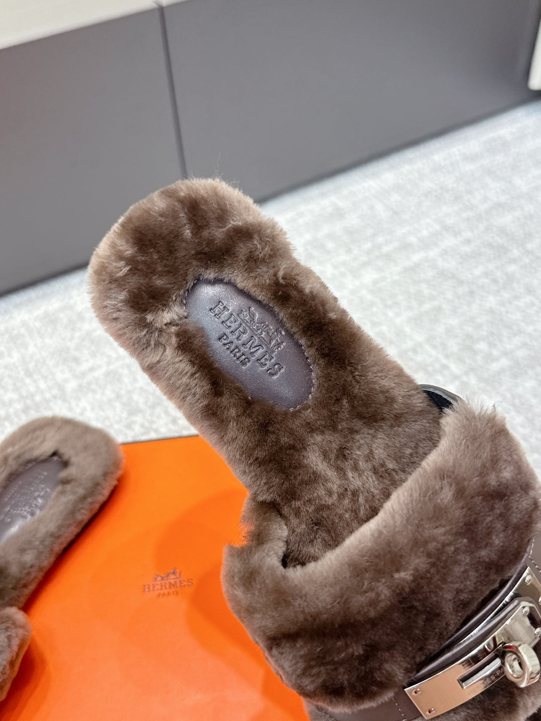 HM 25s Slipper with Buckle Dark Brown Fur462199