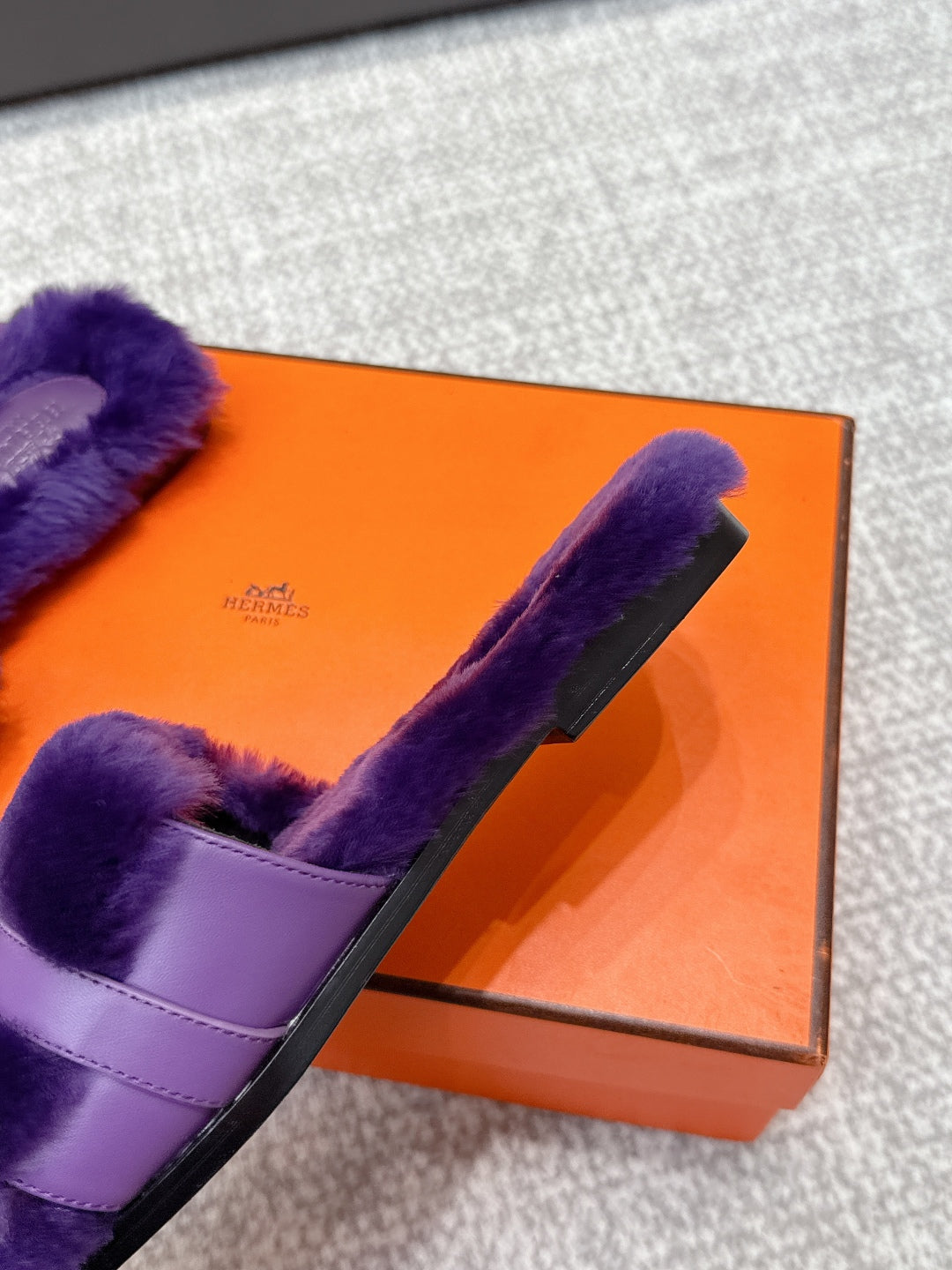 HM 25s Slipper with Buckle Purple Fur 462201