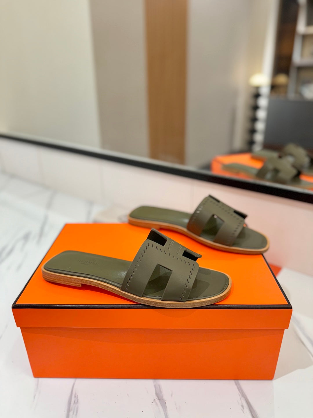 HM Oran Sandal Army Green Perforate Cowhide 294875