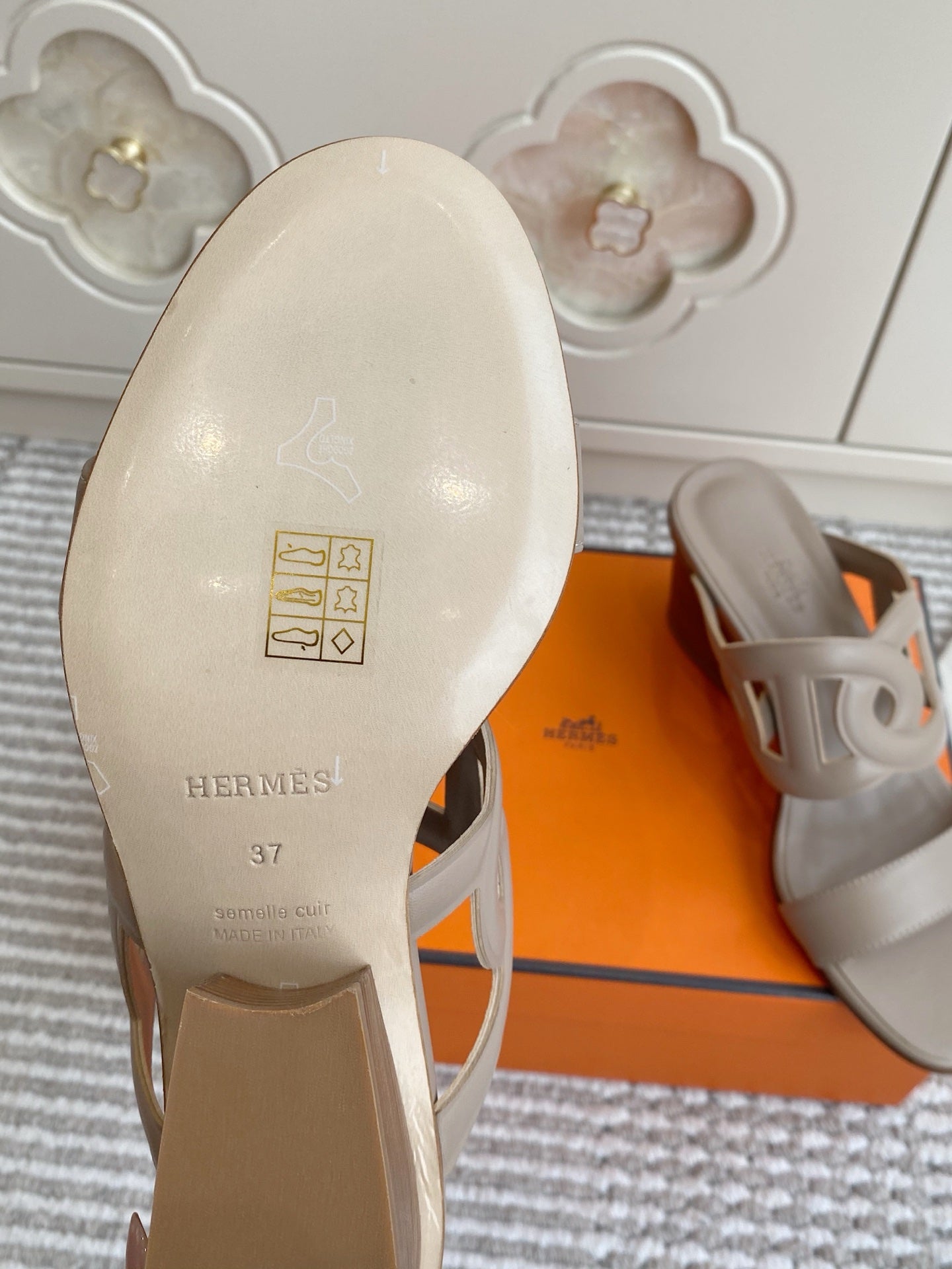 HM Lipari Sandal 7cm Light Taupe Leather 776551