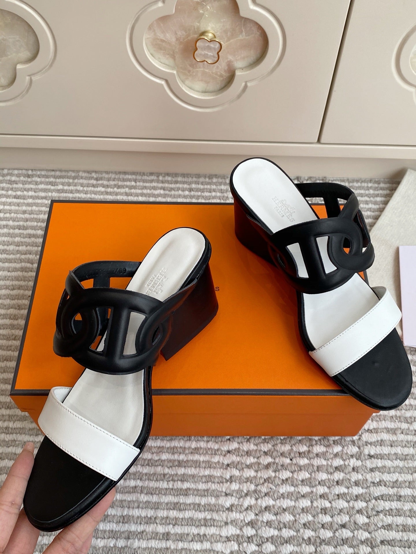 HM Lipari Sandal 7cm Black White Leather 776553