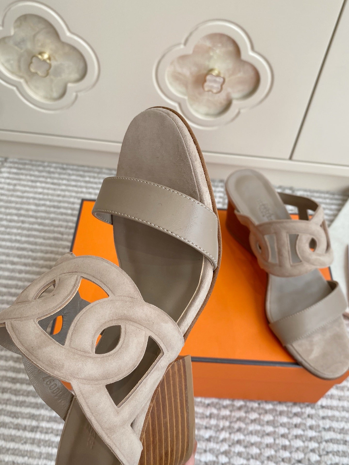 HM Lipari Sandal 7cm Taupe Suede 776543
