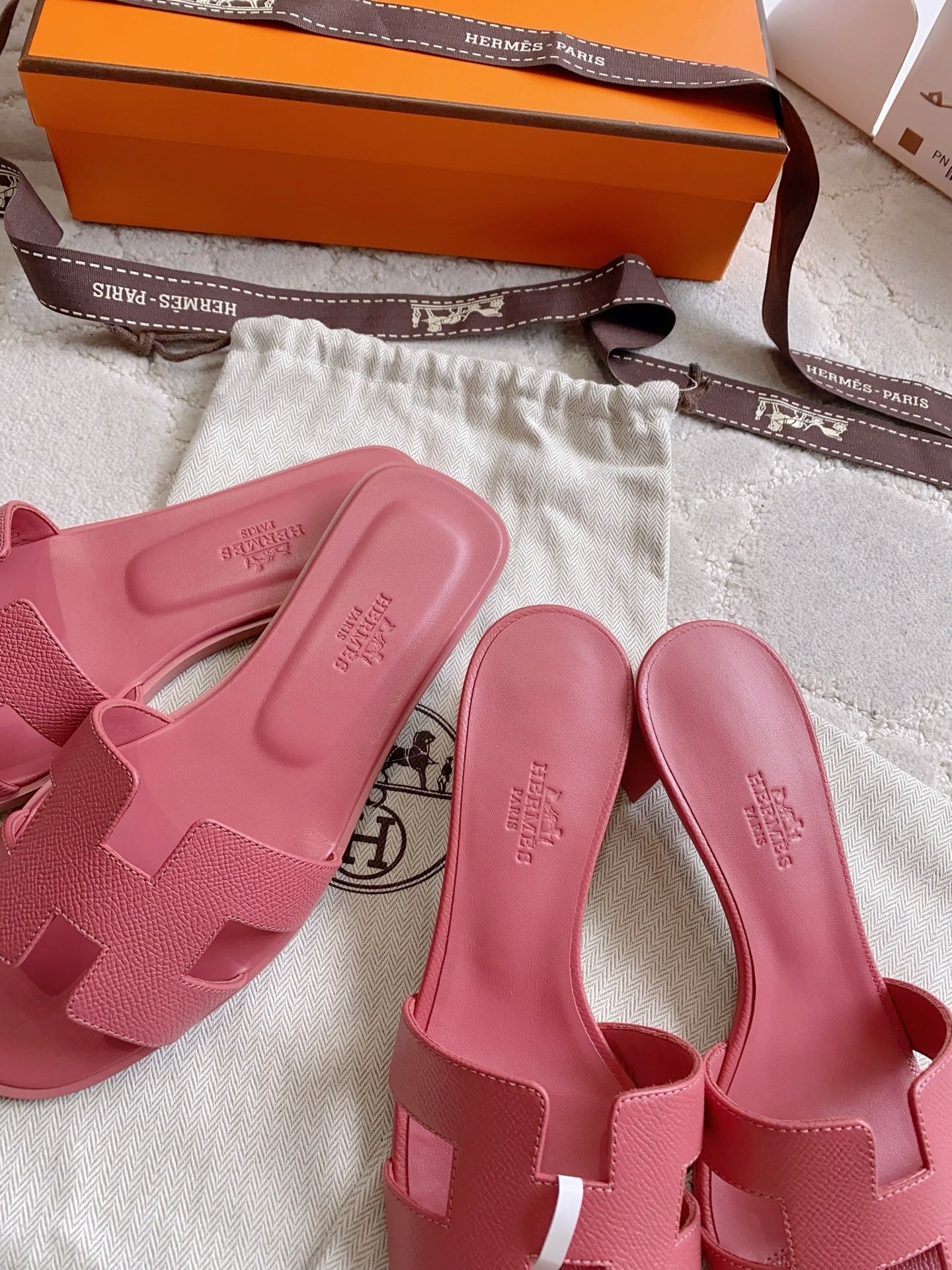 HM 26s Oran Sandal Pink-Red Espom Goatskin 724269