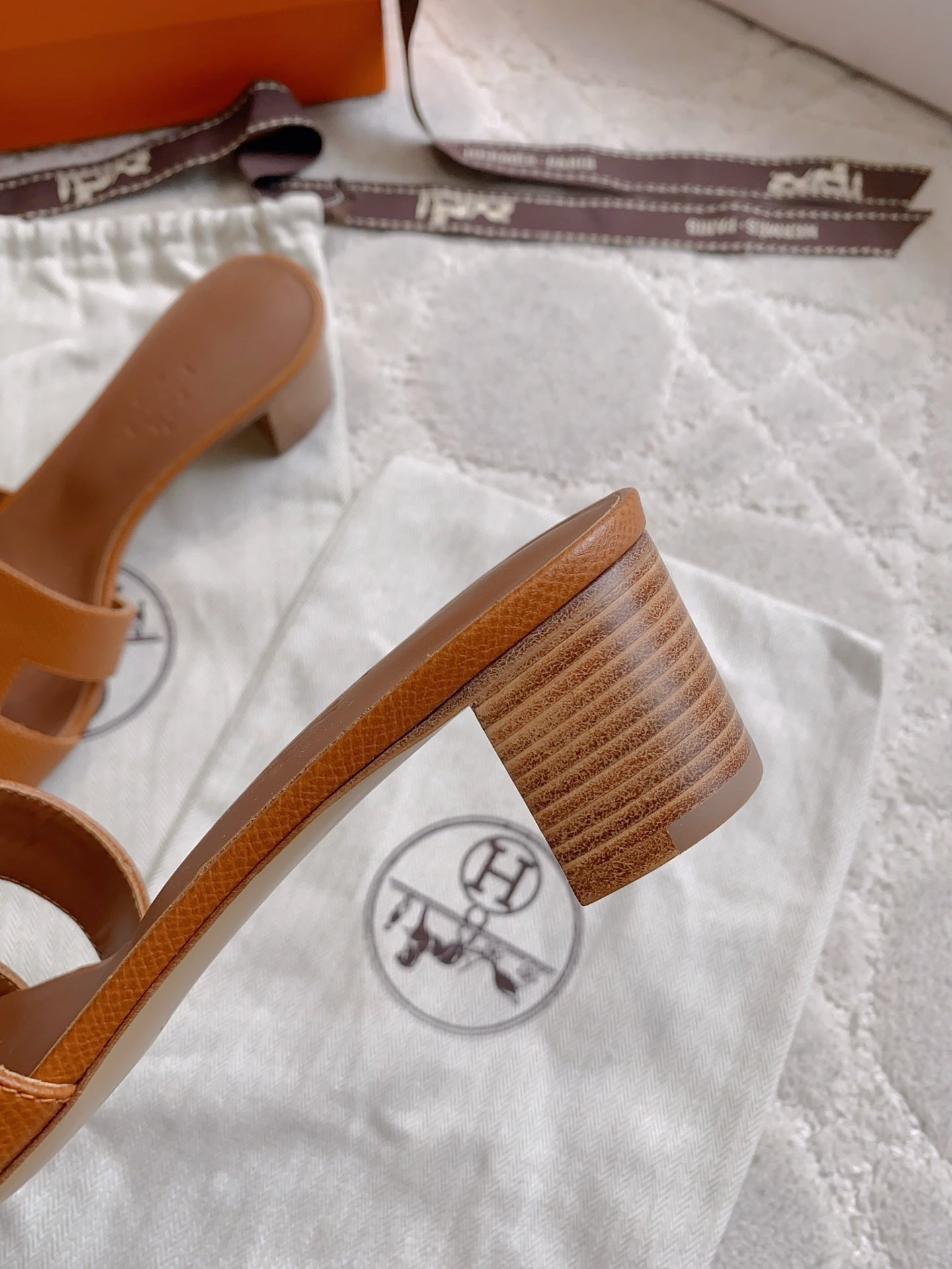 HM 26s Oran Sandal Tan Brown Espom Goatskin 724270