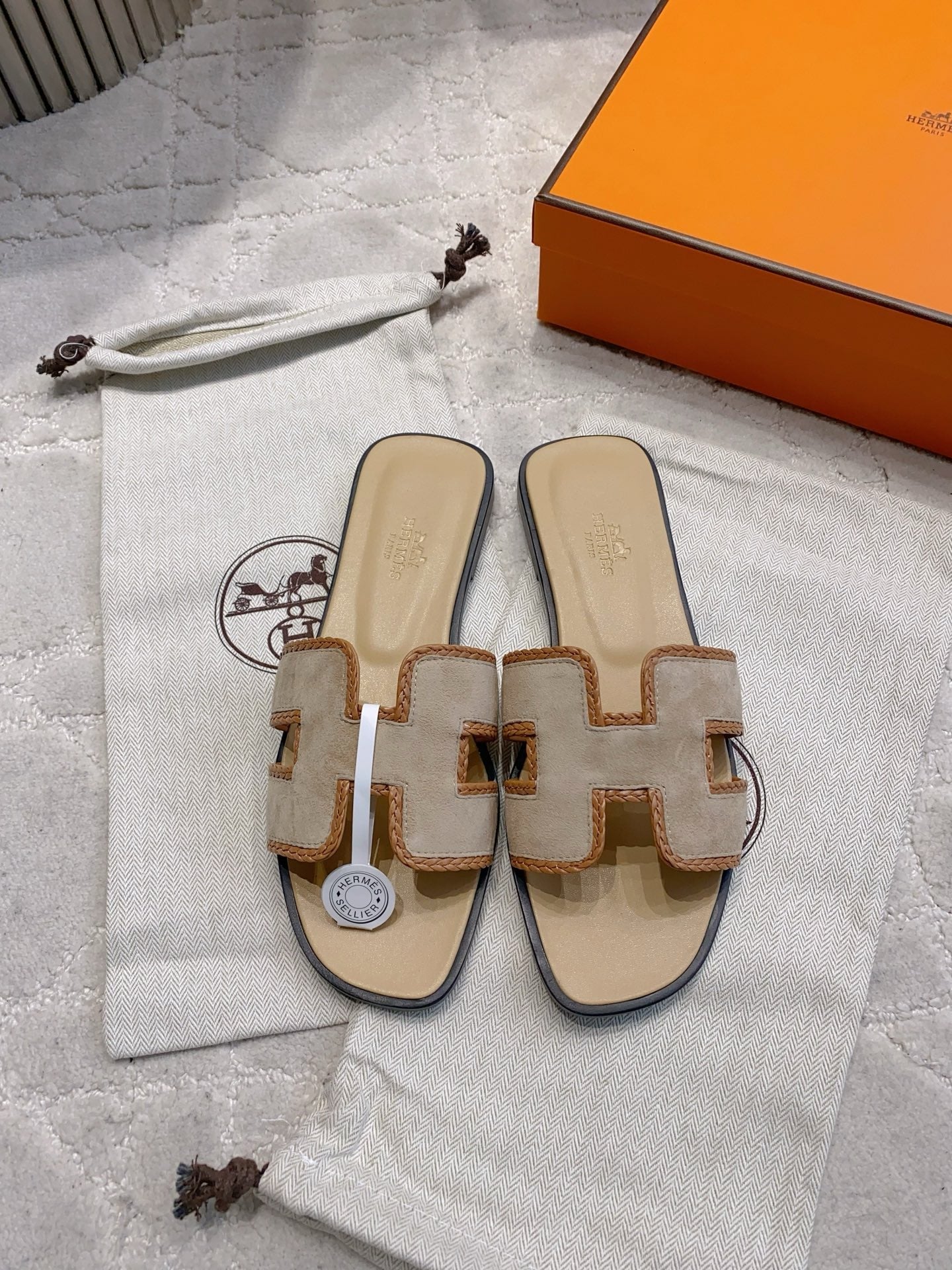 HM 26s Oran Sandal Light Taupe Suede Goatskin 724350