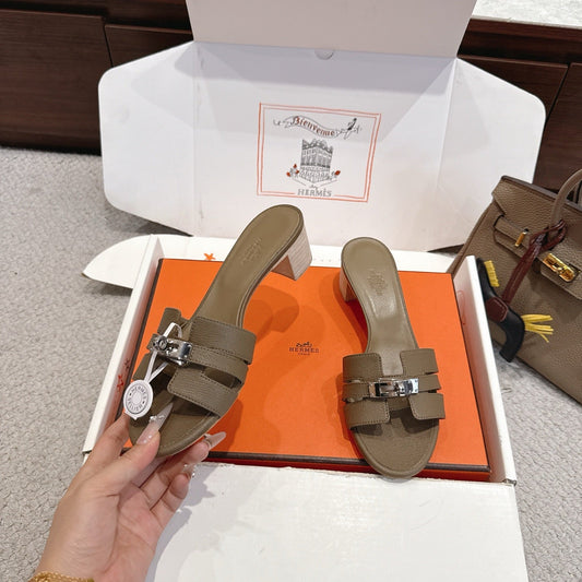 HM Kelly Buckle Sandals 5cm Light Taupe Leather 804994