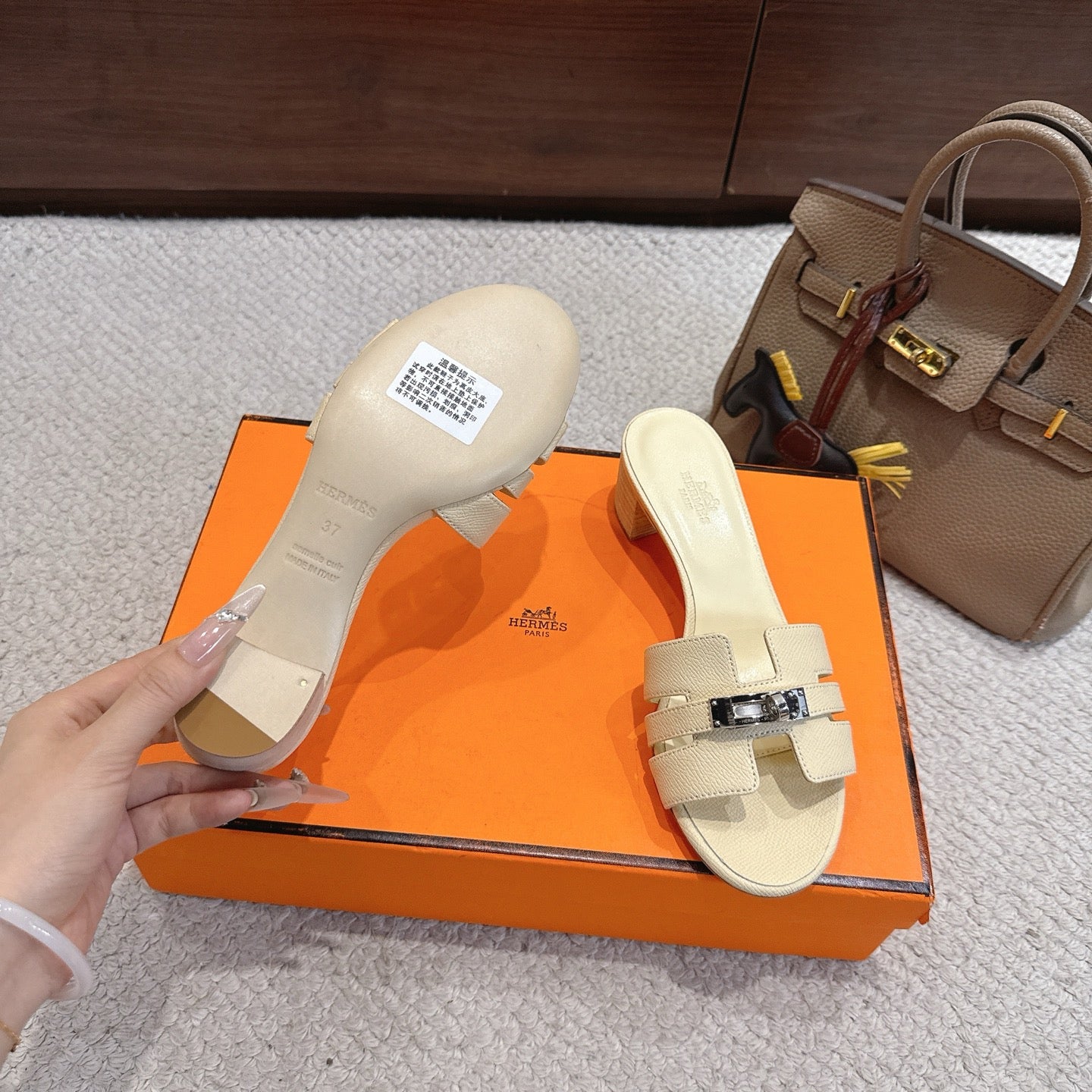 HM Kelly Buckle Sandals 5cm Beige Leather 805000