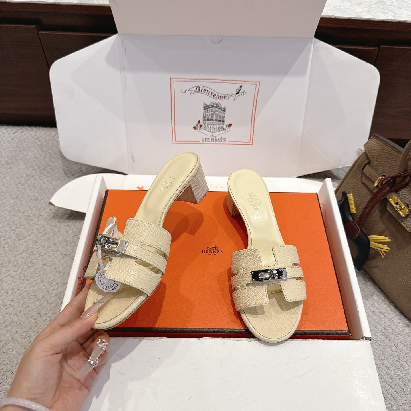 HM Kelly Buckle Sandals 5cm Beige Leather 805000