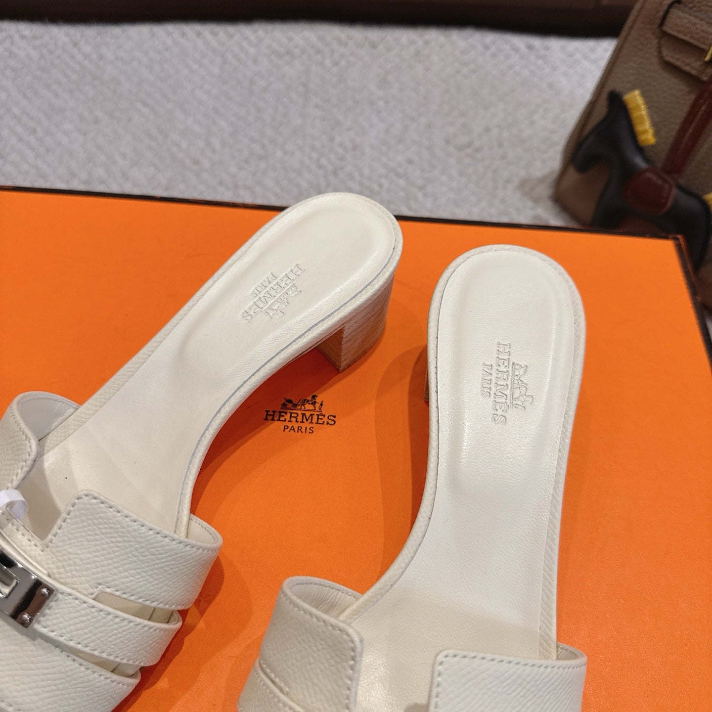 HM Kelly Buckle Sandals 5cm Cream Leather 805002