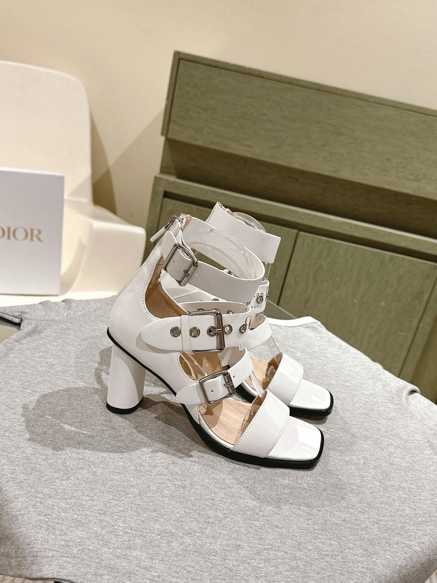 CD 26s High Heel Sandal 65 White Sheepskin 661539