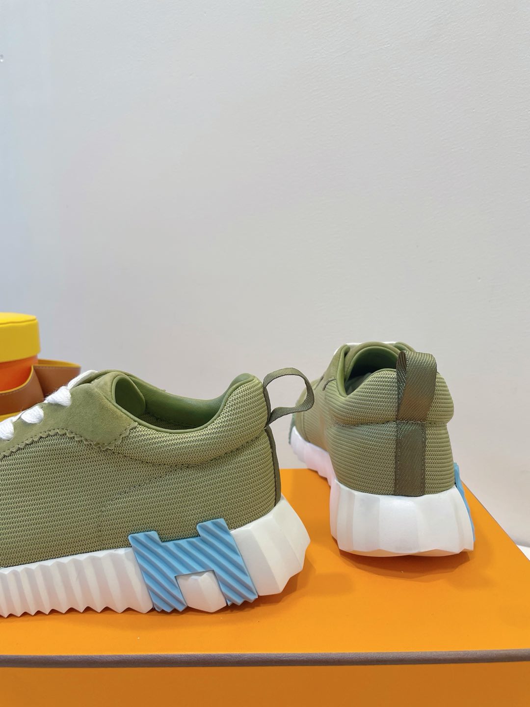 HM Bouncing sneaker Asparagus Green Fabric with Suede 212278