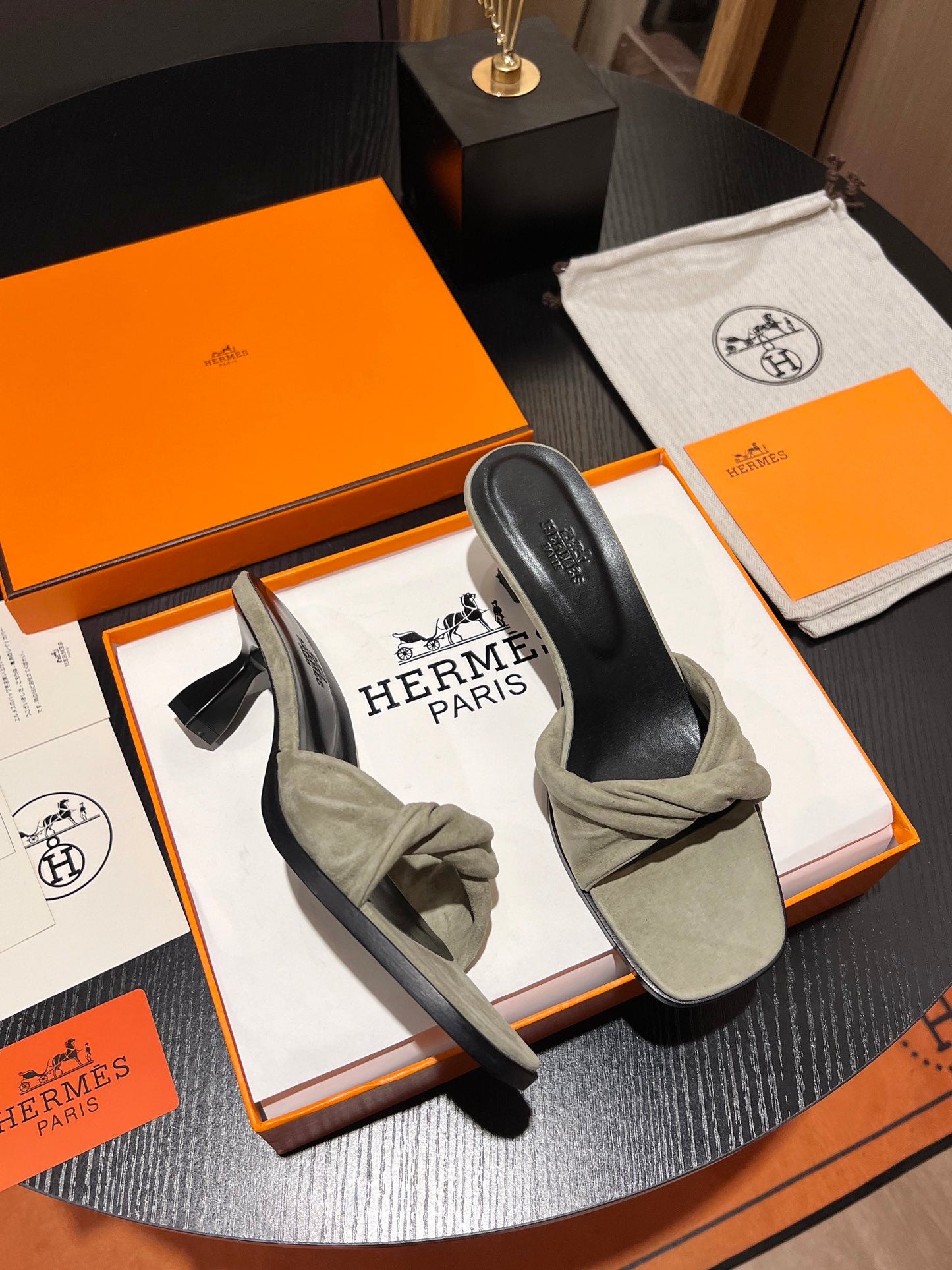 HM Giny Sandal 5.5 Light Taupe Suede Calfskin 680058