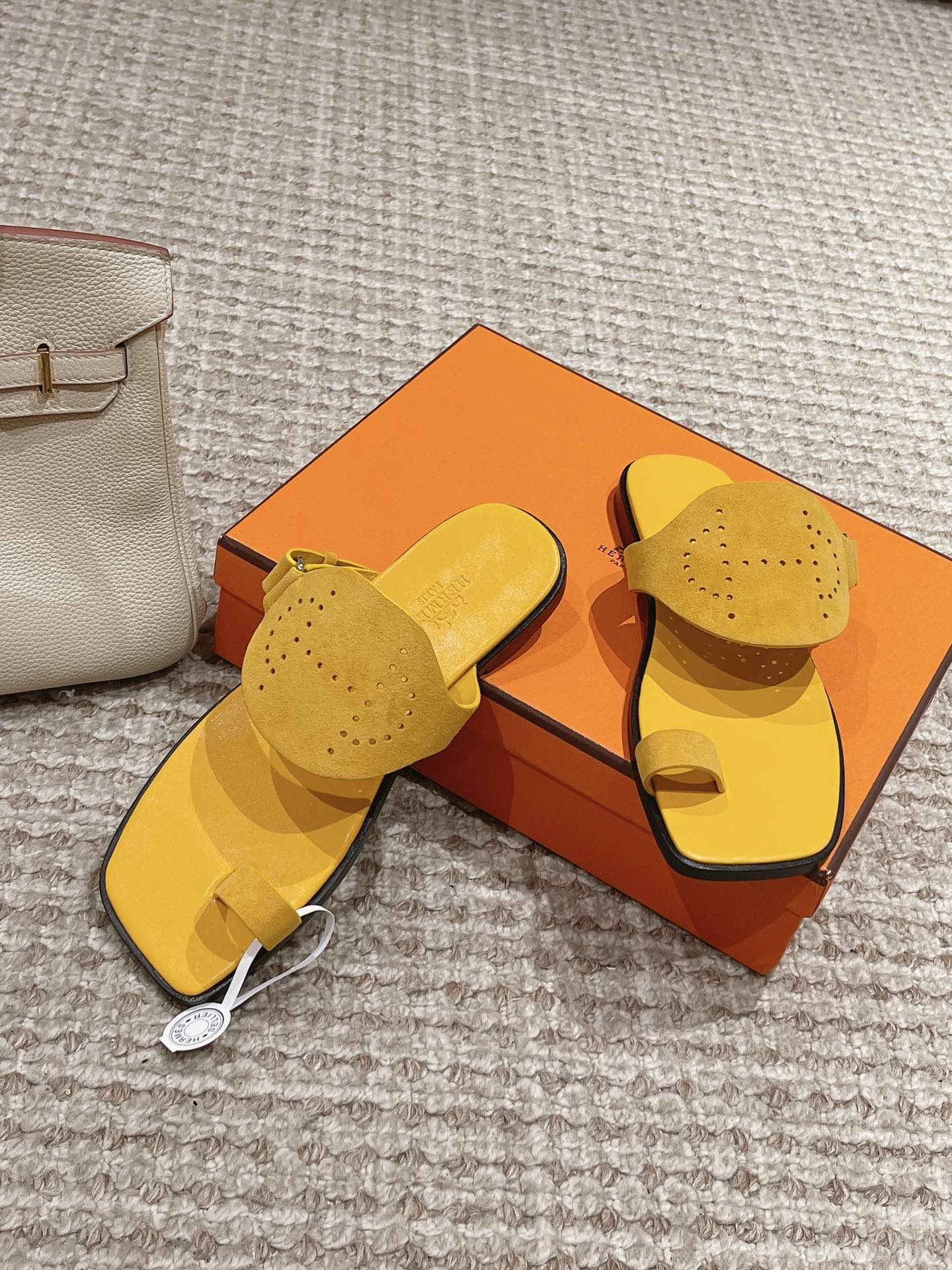 HM Hera Sandal Yellow Cowhide Suede 544536