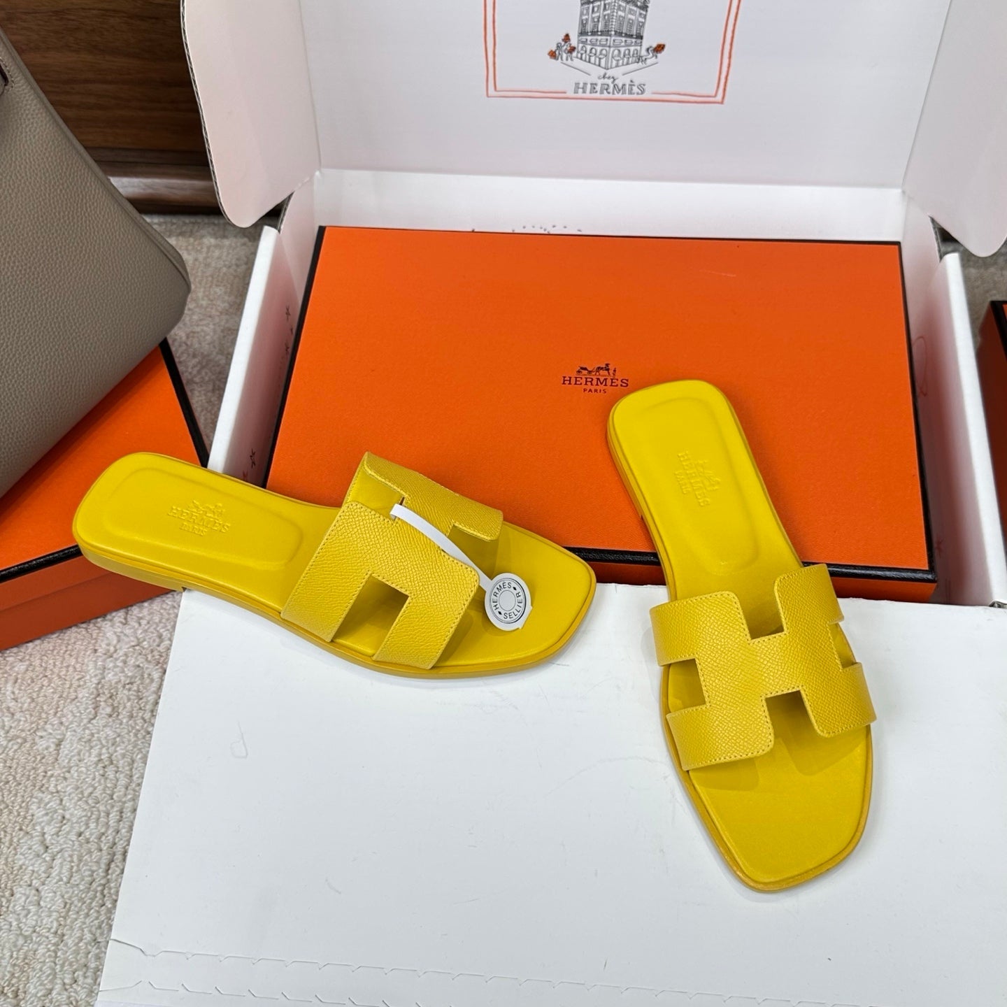 HM Oran Sandal Bright Yellow Espom Sheepskin 802477