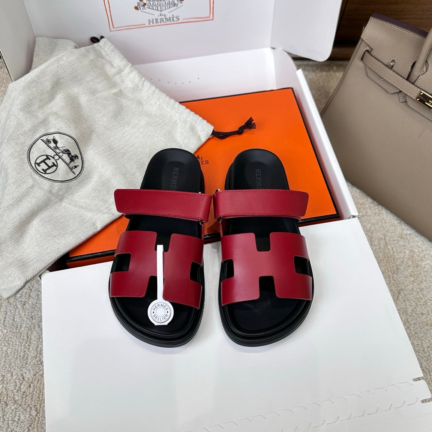 HM Chypre Sandal Black Red Leather 862400