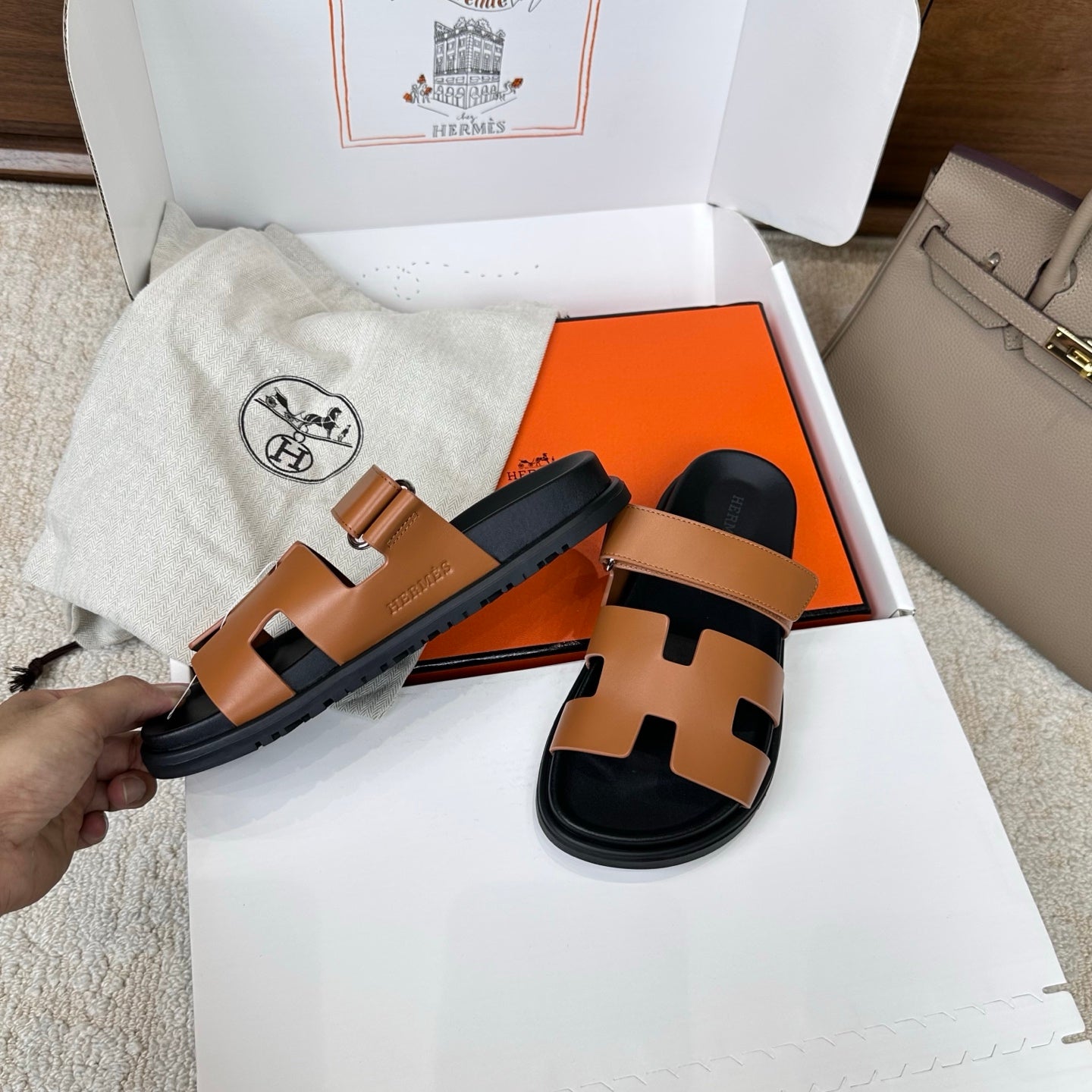 HM Chypre Sandal Black Tan Leather 862403