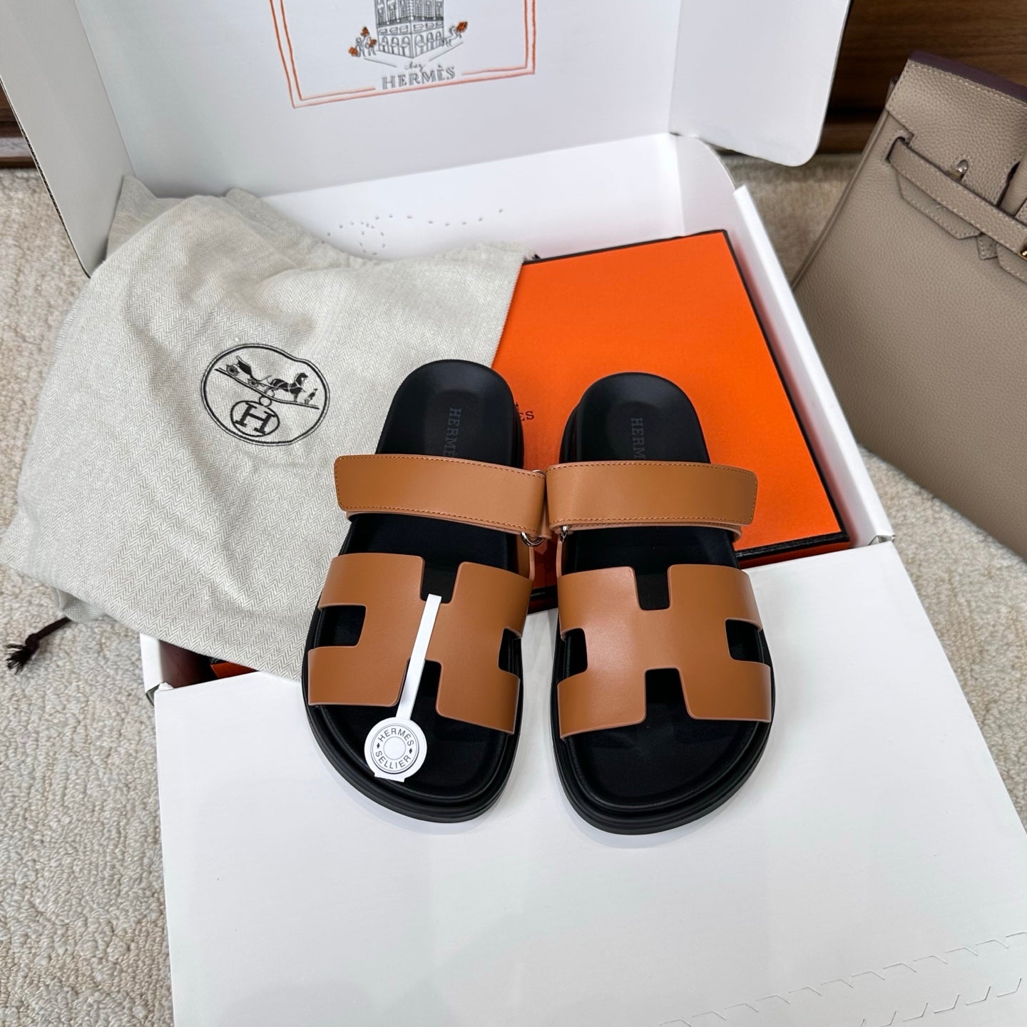 HM Chypre Sandal Black Tan Leather 862403