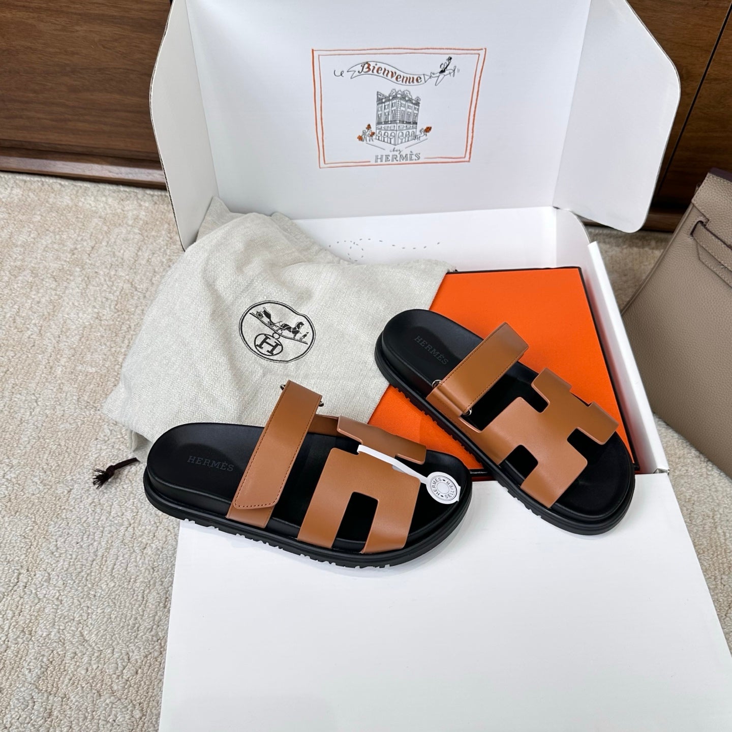 HM Chypre Sandal Black Tan Leather 862403