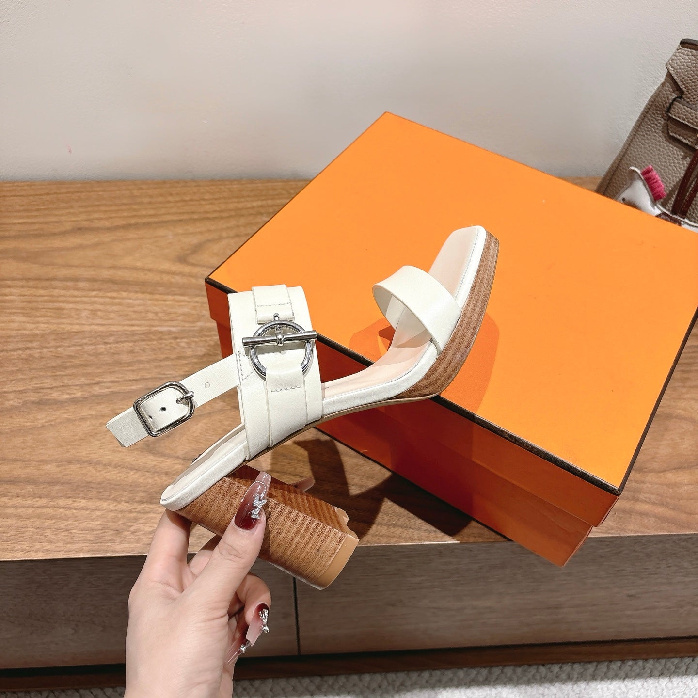 HM 26S Gigi 85 Sandal In White Calfskin Silver Hardware