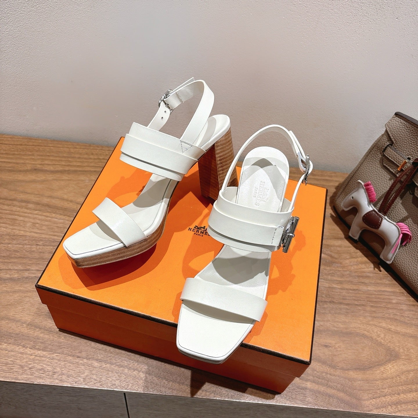 HM 26S Gigi 85 Sandal In White Calfskin Silver Hardware