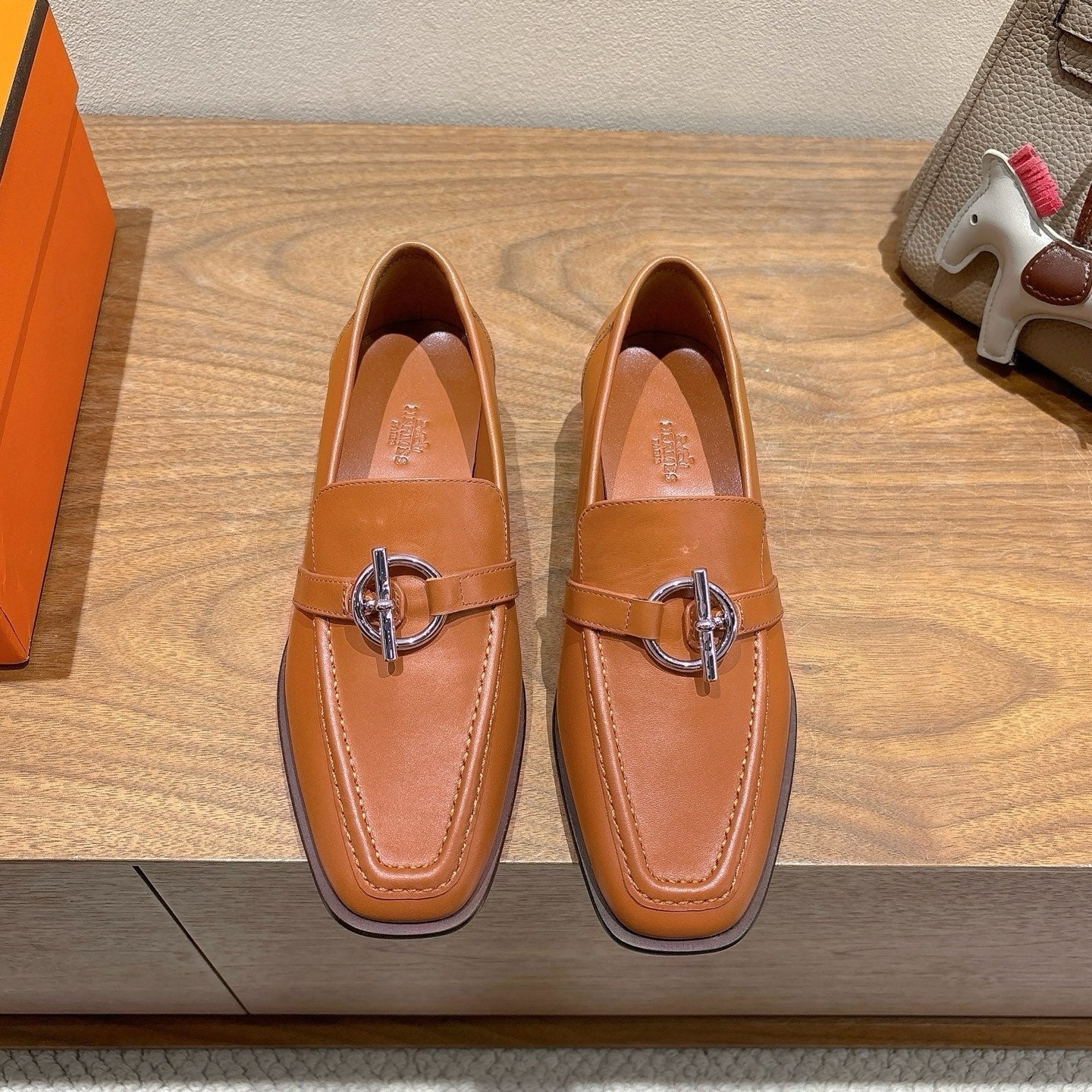 HM Impact Loafers Caramel Cowhide Sliver Hardware 526180