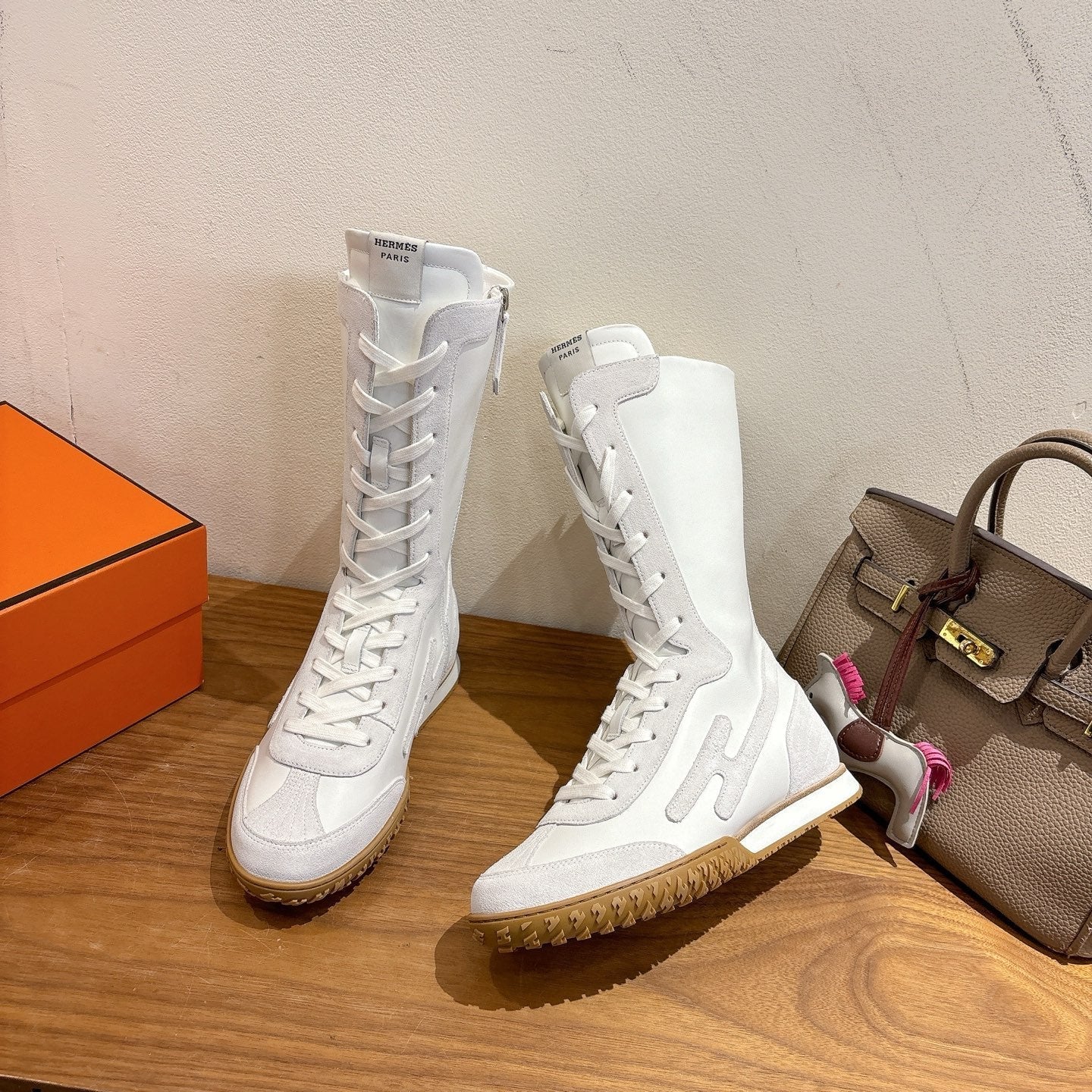 HM Lace Up Sneaker White Light Grey Calfskin Suede