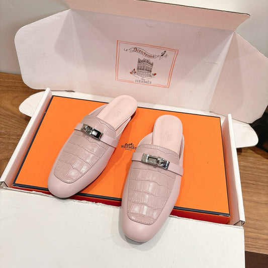 HM 26s Kelly Mule In Light Pink Crocodile-Embossed Calfskin Silver Hardware