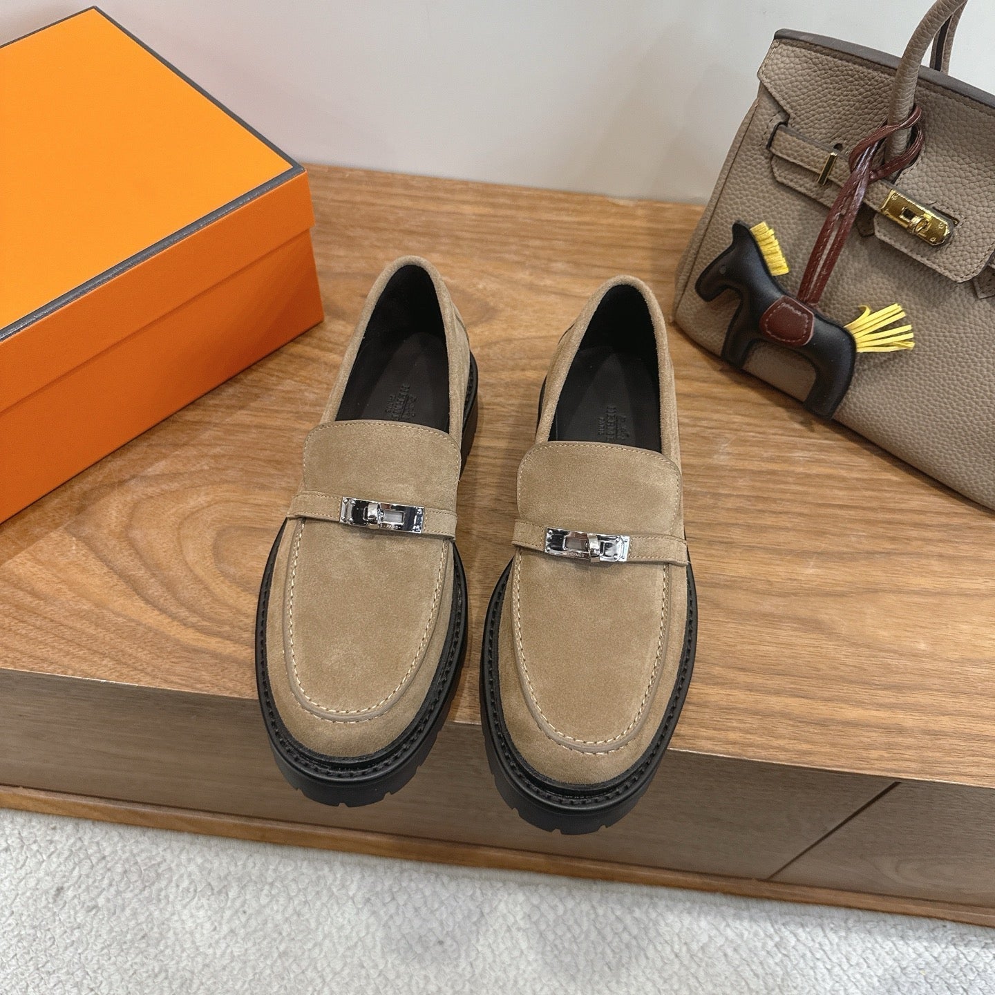 HM 26ss Loafers Dark Beige Black Suede Calfskin 638441