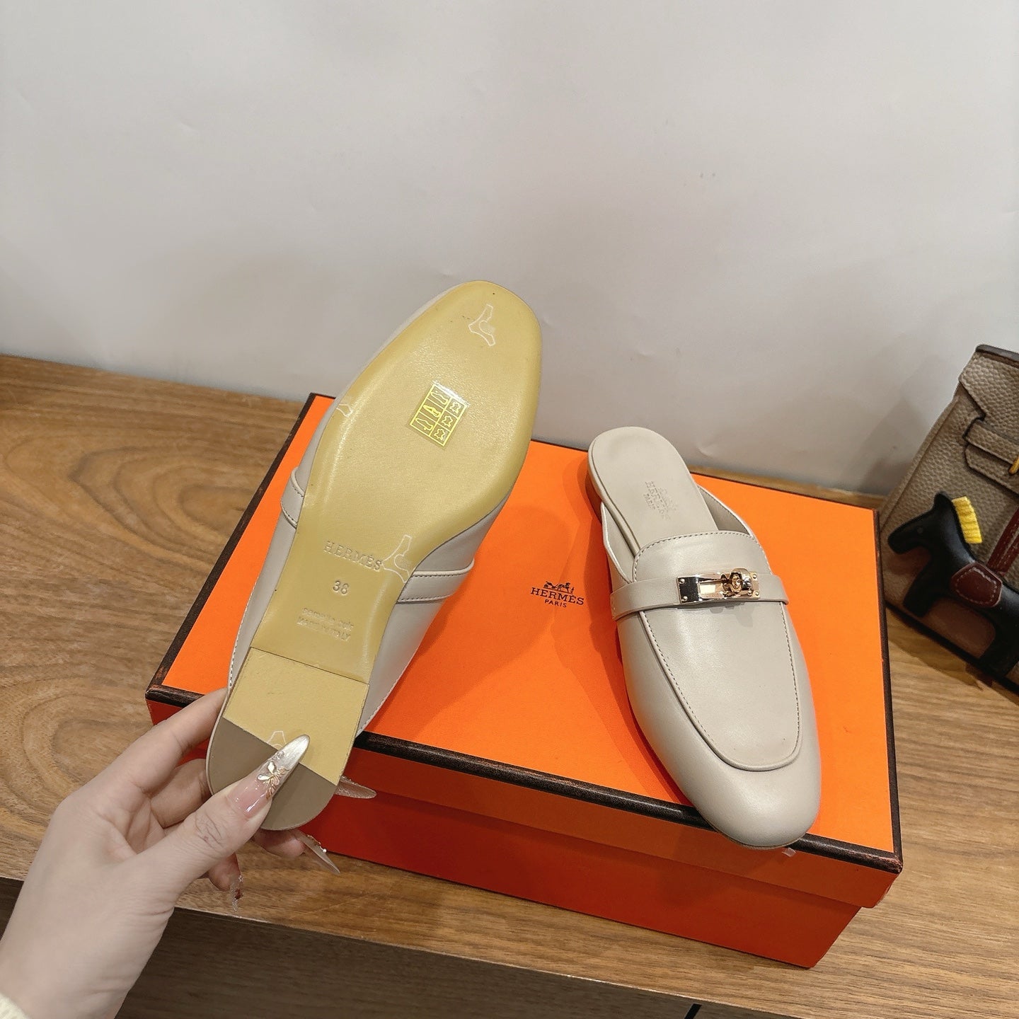HM 26s Kelly Mule In Beige Calfskin Gold Hardware