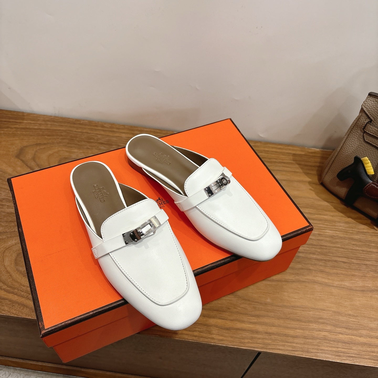 HM 26s Kelly Mule In White And Brown Calfskin Silver Hardware