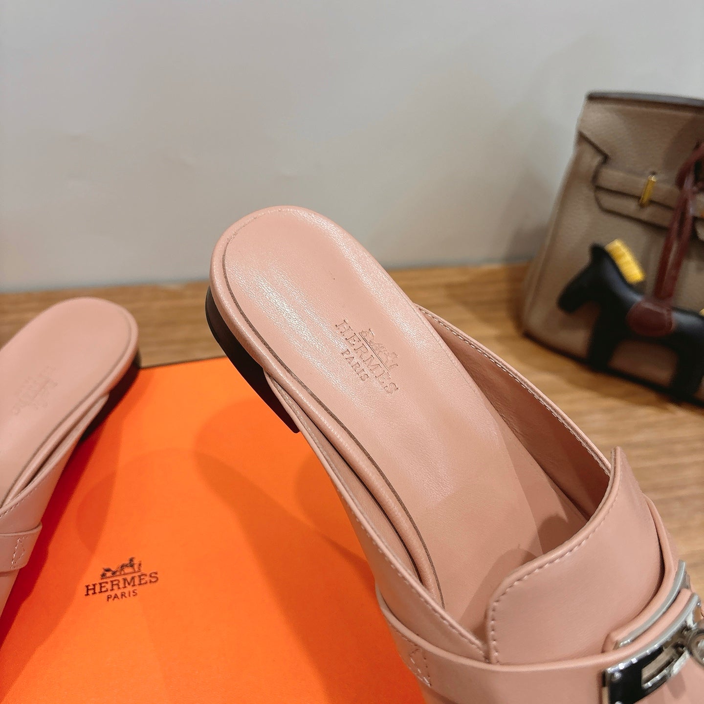 HM 26s Kelly Mule In Grey Beige Calfskin Silver Hardware