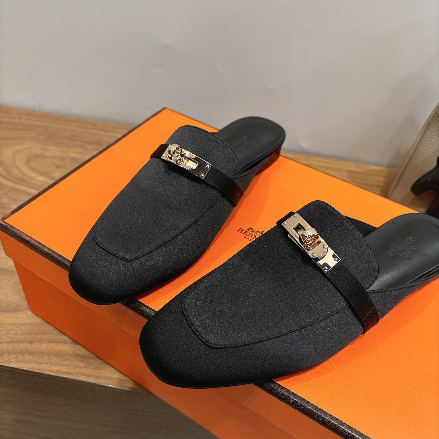 HM 26ss Mule Black Smooth Calfskin Leather 638476