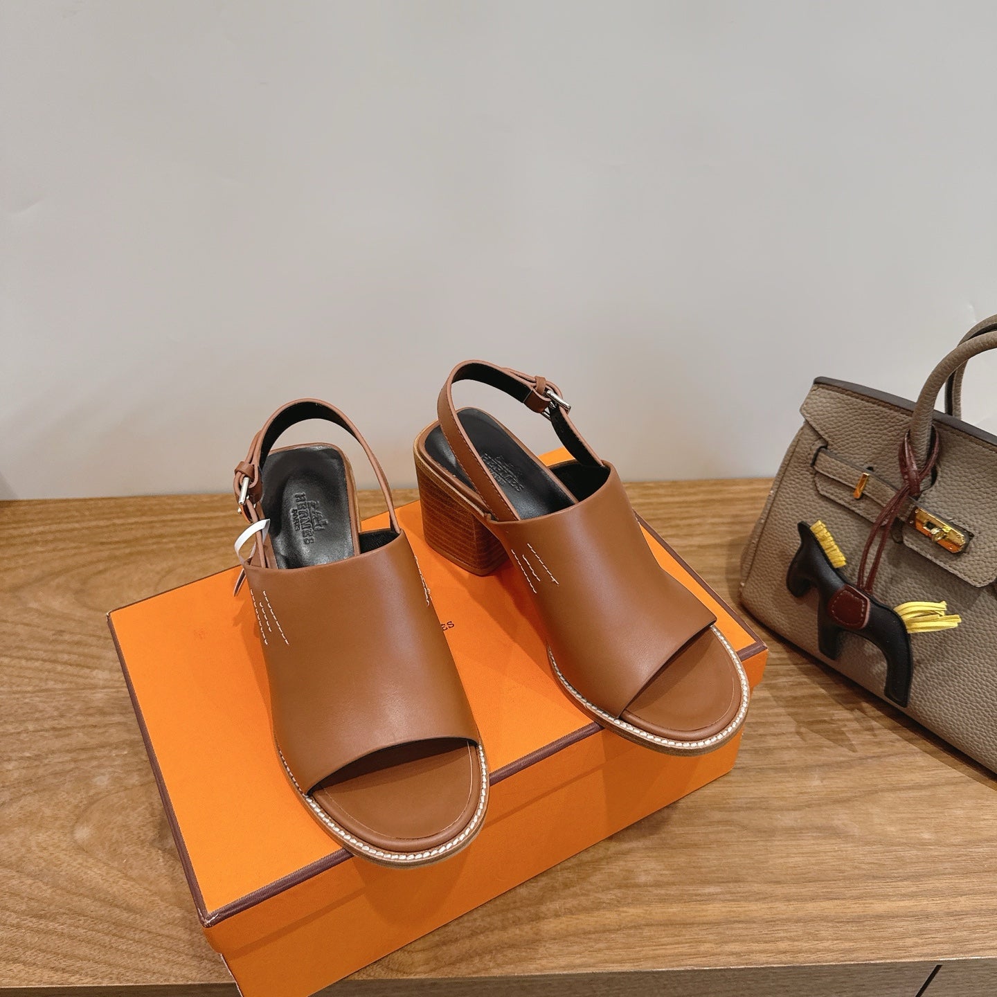 HM 26S Elda 60 Sandal Brown Calfskin Silver Hardware