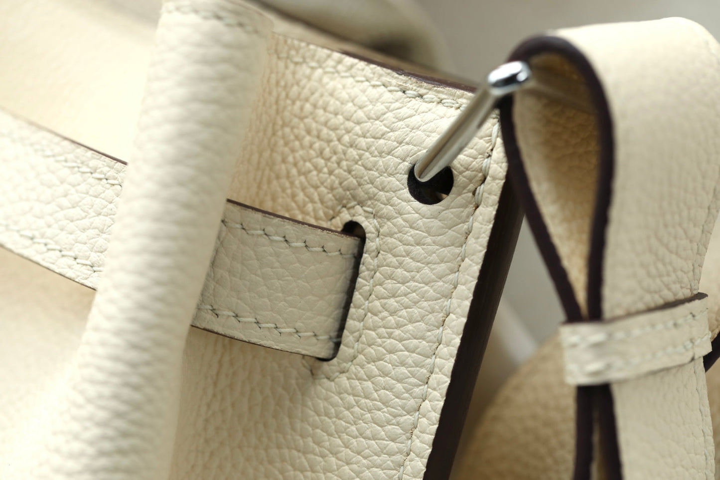HM So Kelly Shoulder Bag 22cm Ivory Cowhide 284526