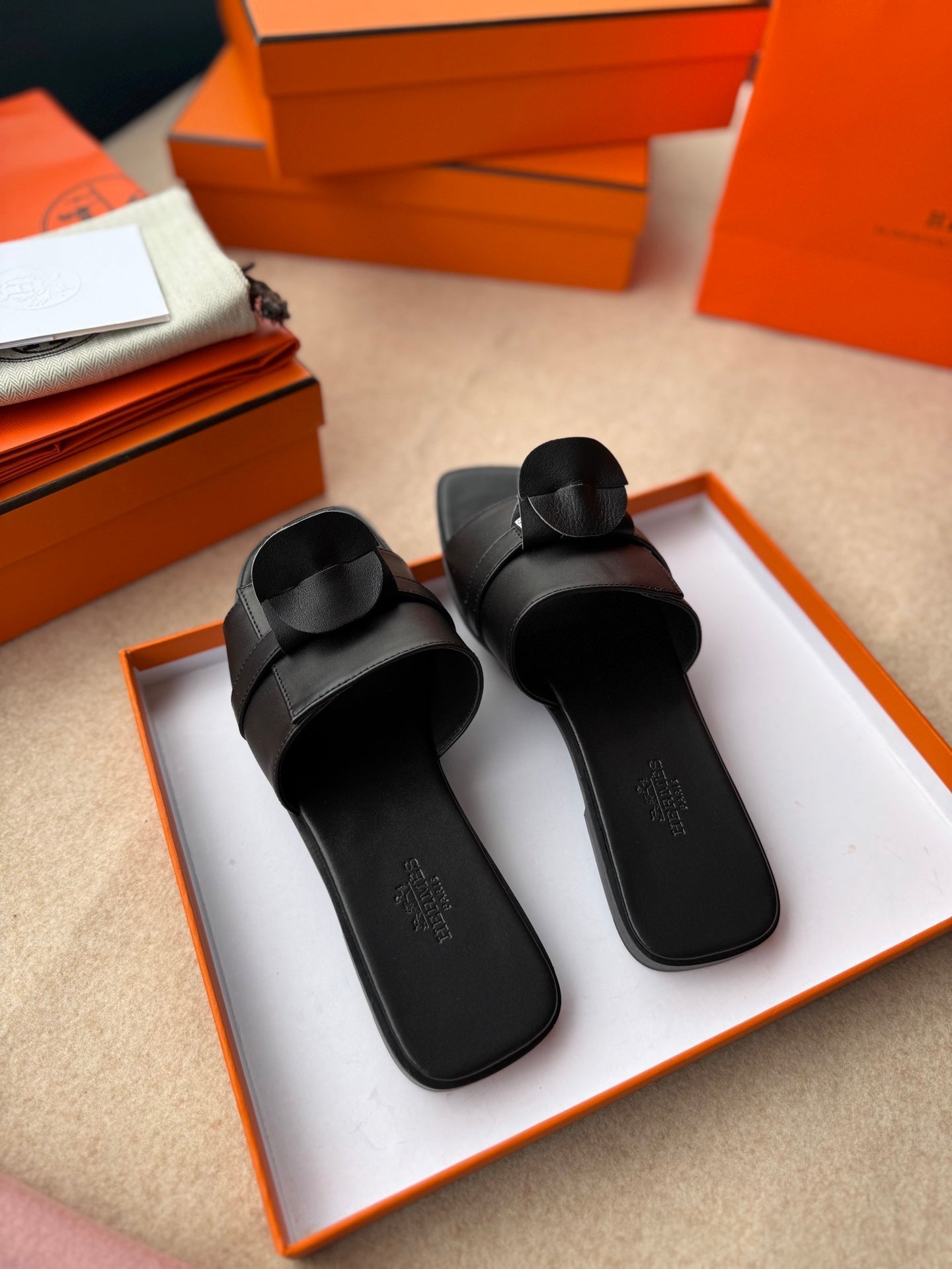 HM 0ran Sandals In Black Calfskin
