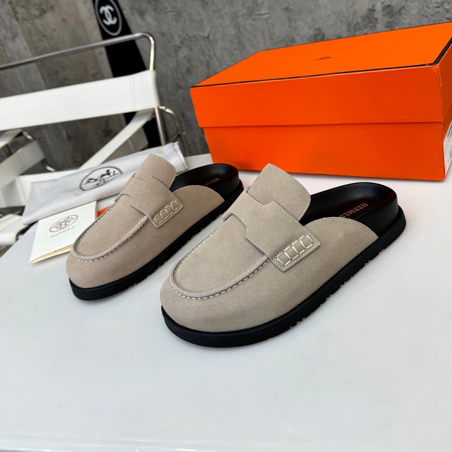 HM 26H Go Mule Taupe Suede 799301