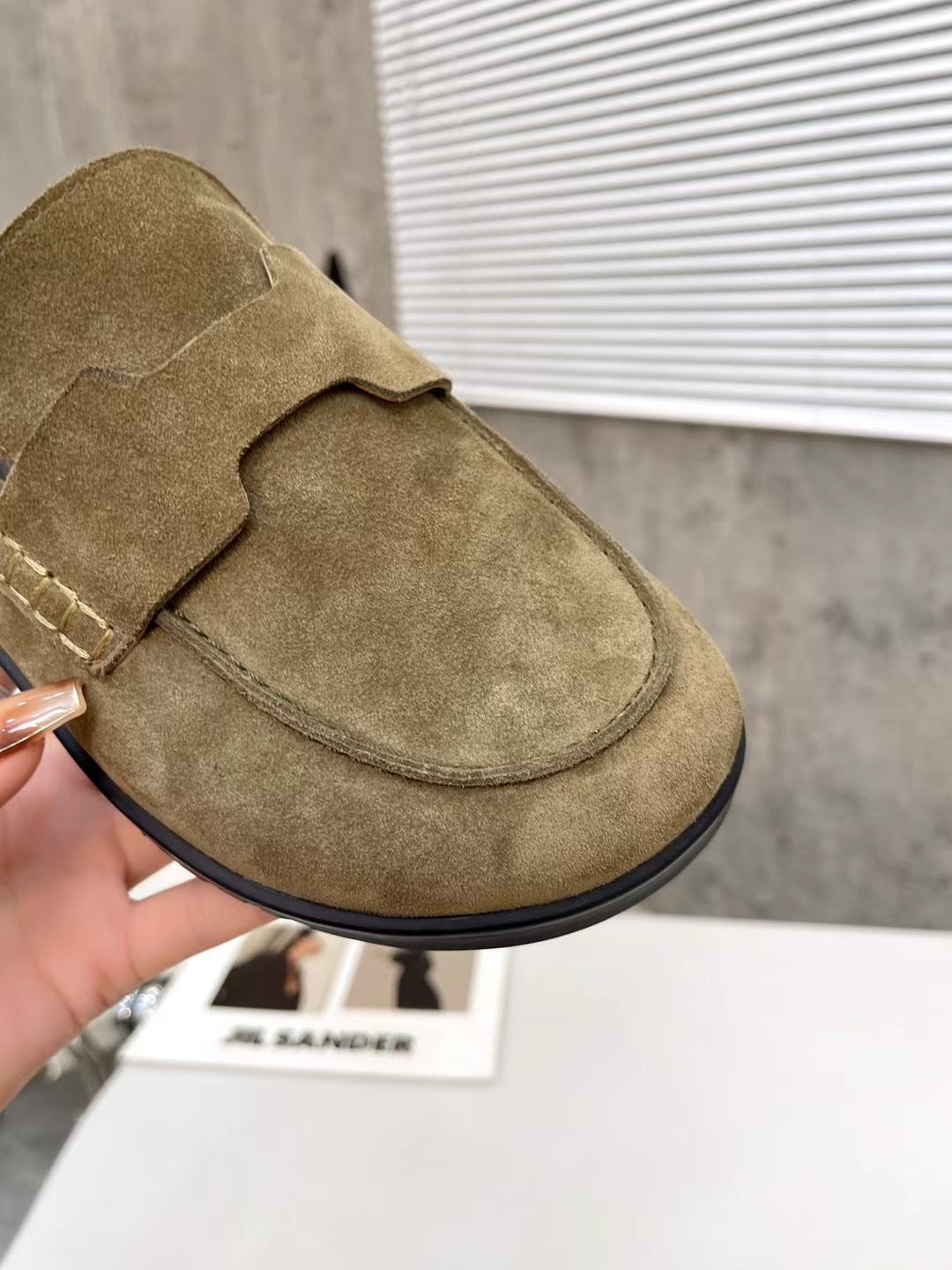 HM 26H Go Mule Dark Taupe Suede 799298