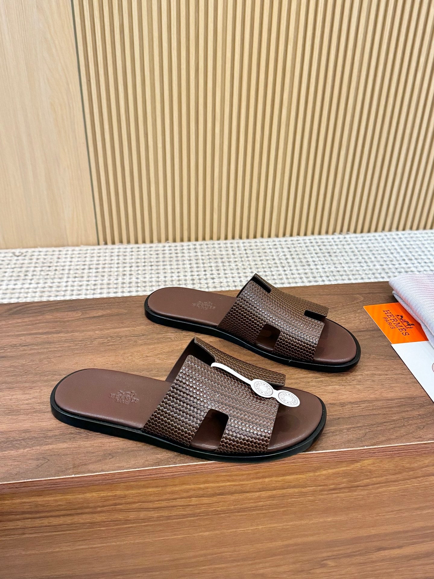 HM Izmir Sandals Coffee Embossed Leather 799283