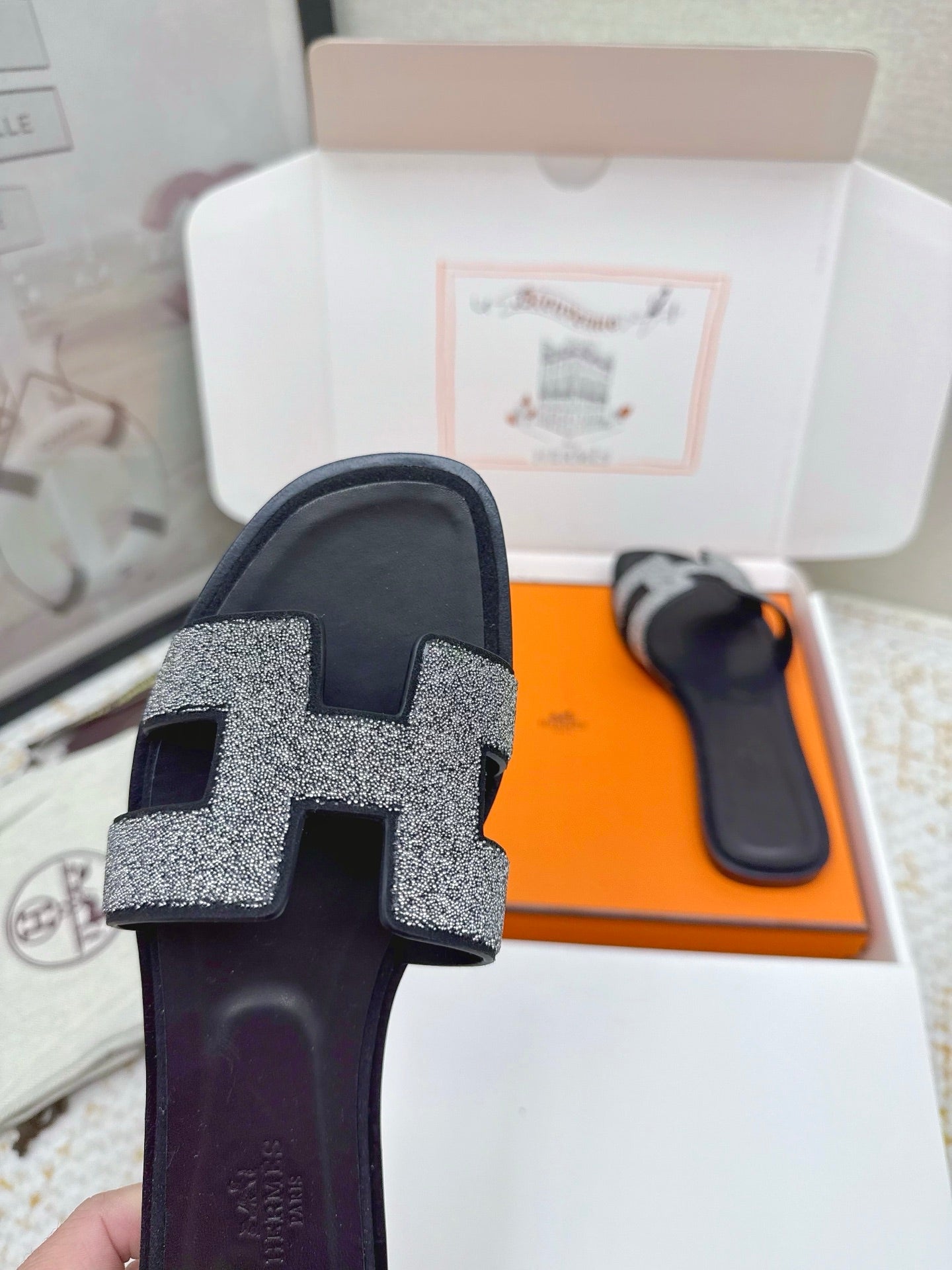 HM Oasis Sandals Black Cowhide 625260