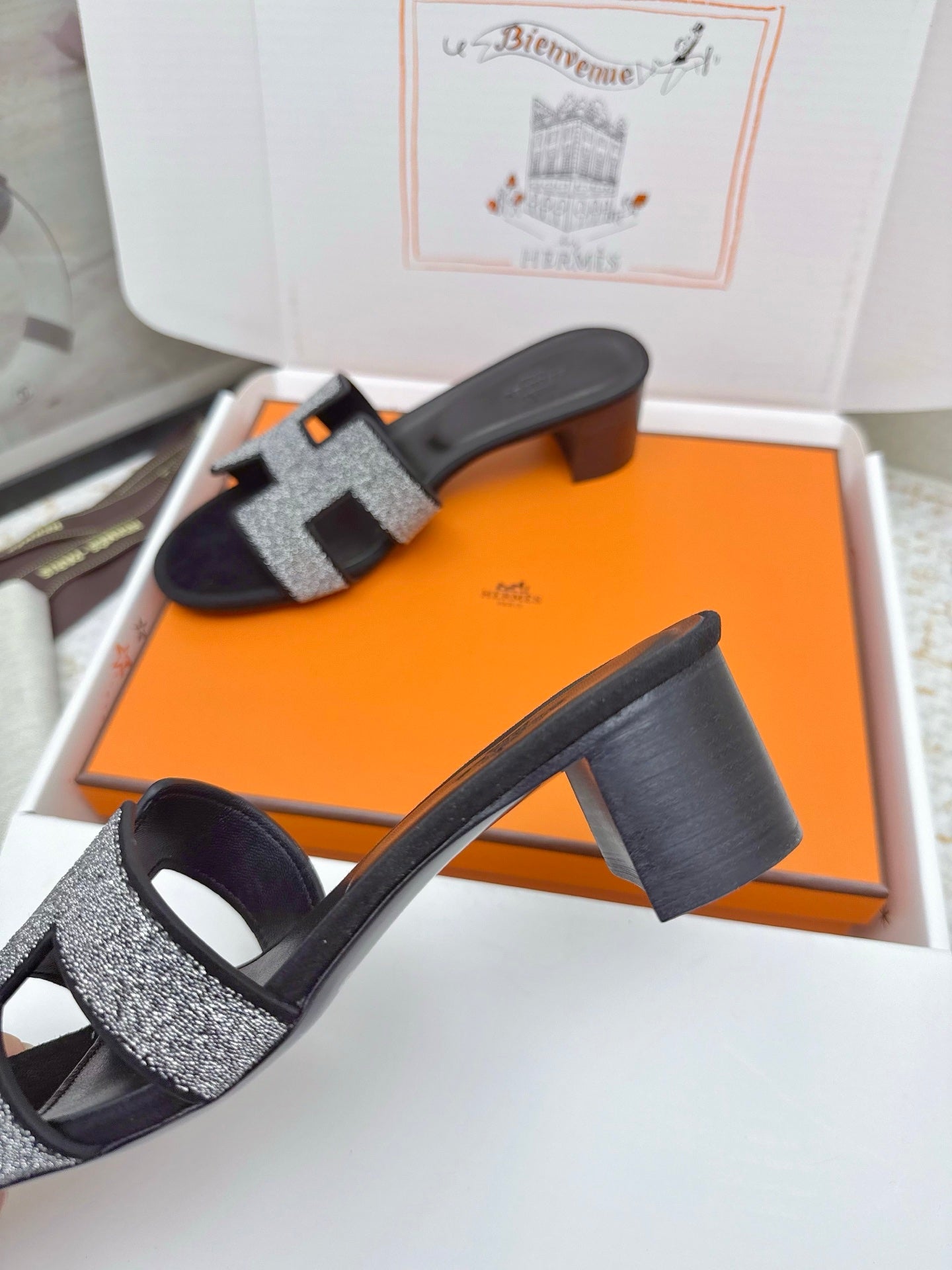 HM Oasis Sandals with Rhinestone Black Cowhide 625267