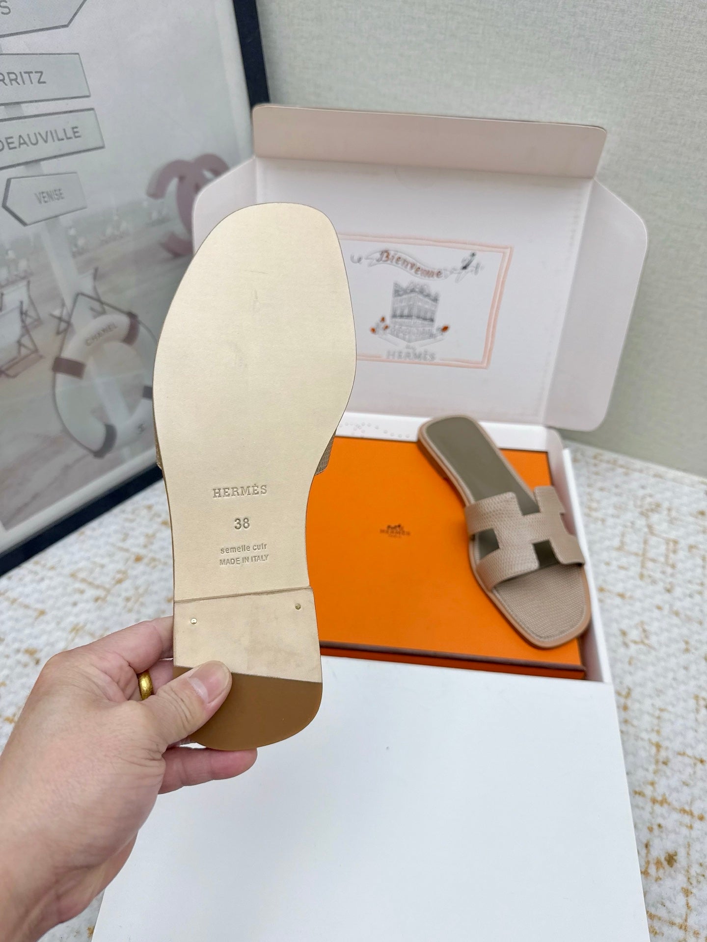 HM 26ss Oran Sandals Beige Olive Green  Cowhide 625039