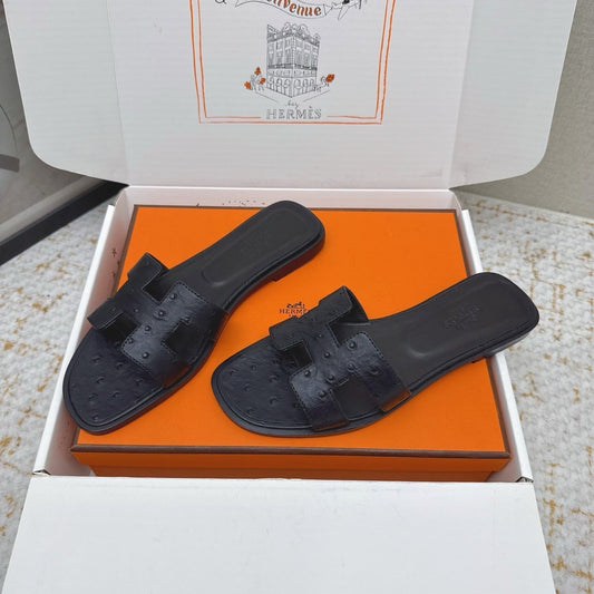 HM 26ss Oran Sandals Black Ostrich Leather 625094